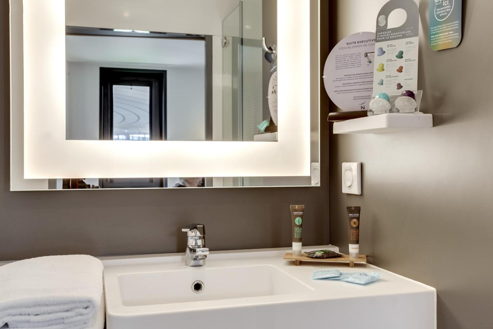 Executive Suite with One Double Bed and One Single Sofa Bed,403288047:JPEG