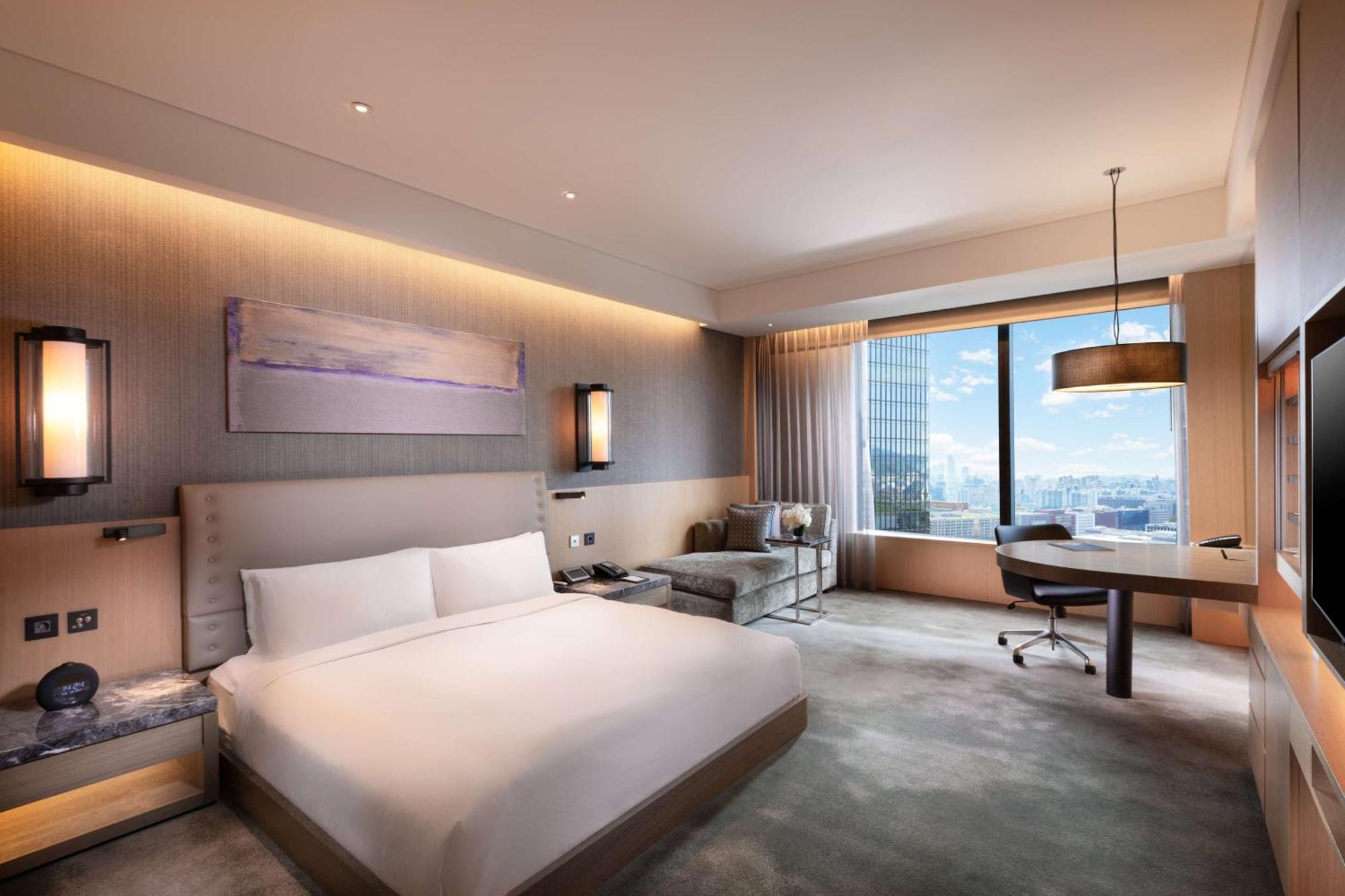 Deluxe King Room One King Bed Accessible City View