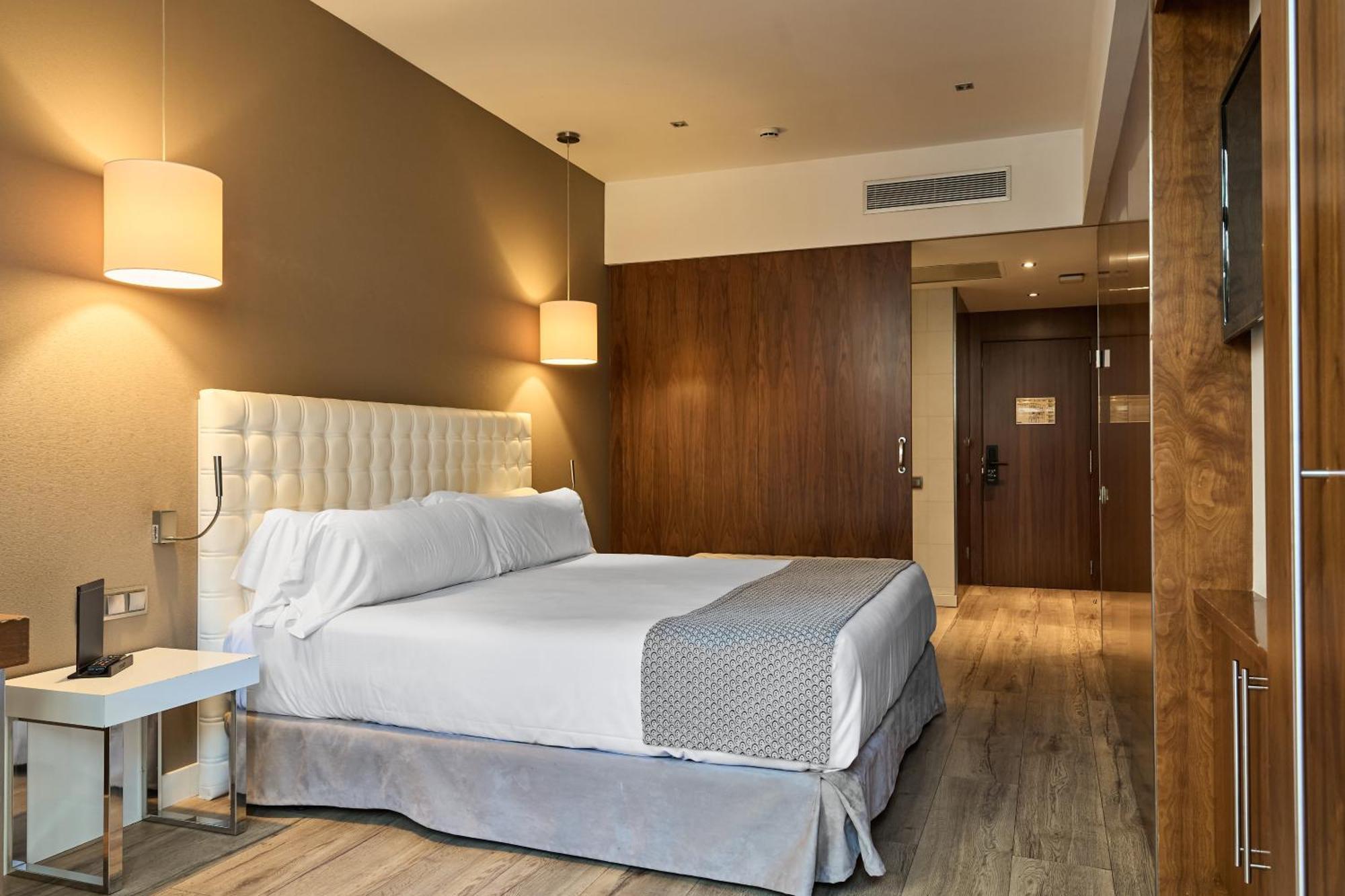 Chambre Double Supérieure avec Terrasse et Piscine Privée