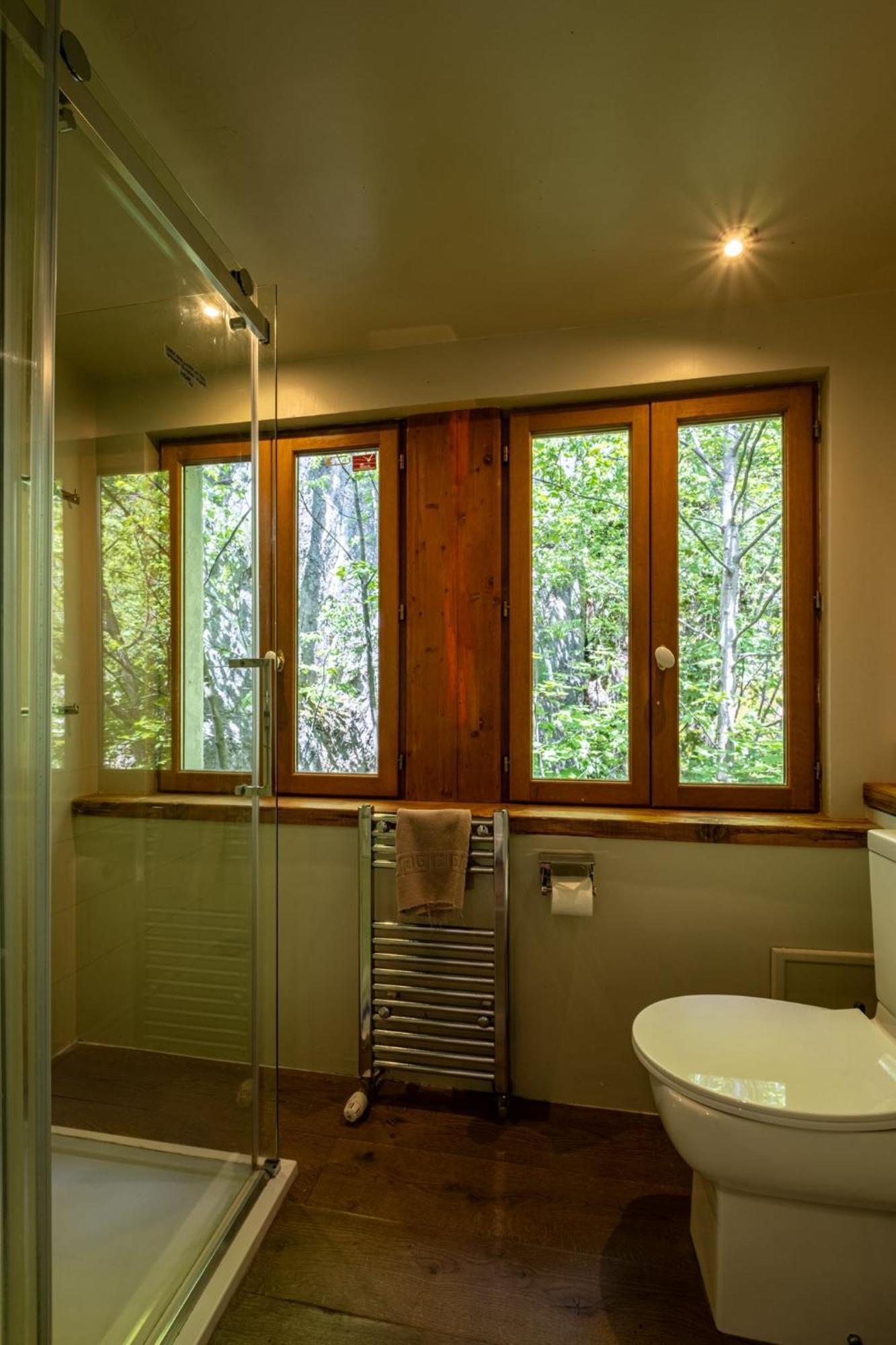 Chambre Lits Jumeaux avec Salle de Bains Commune