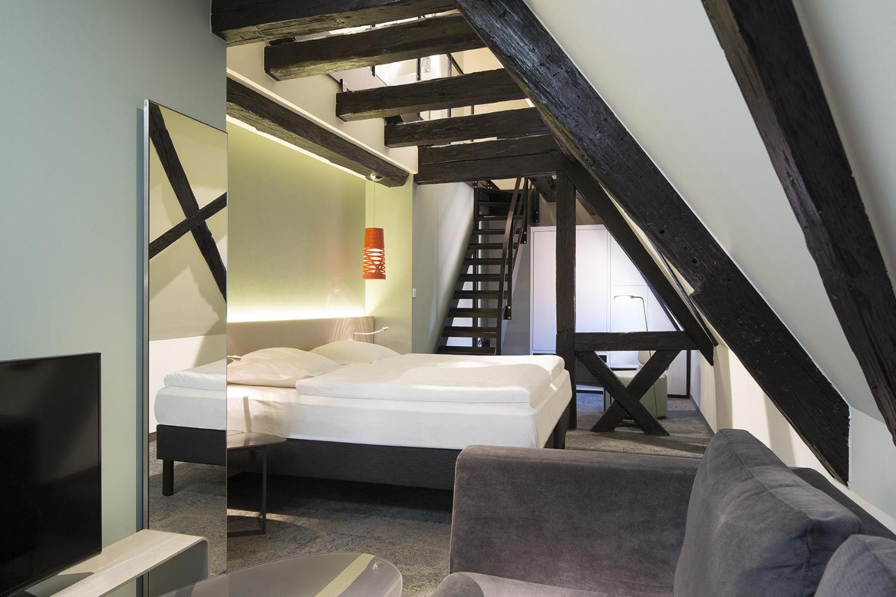 Double Suite