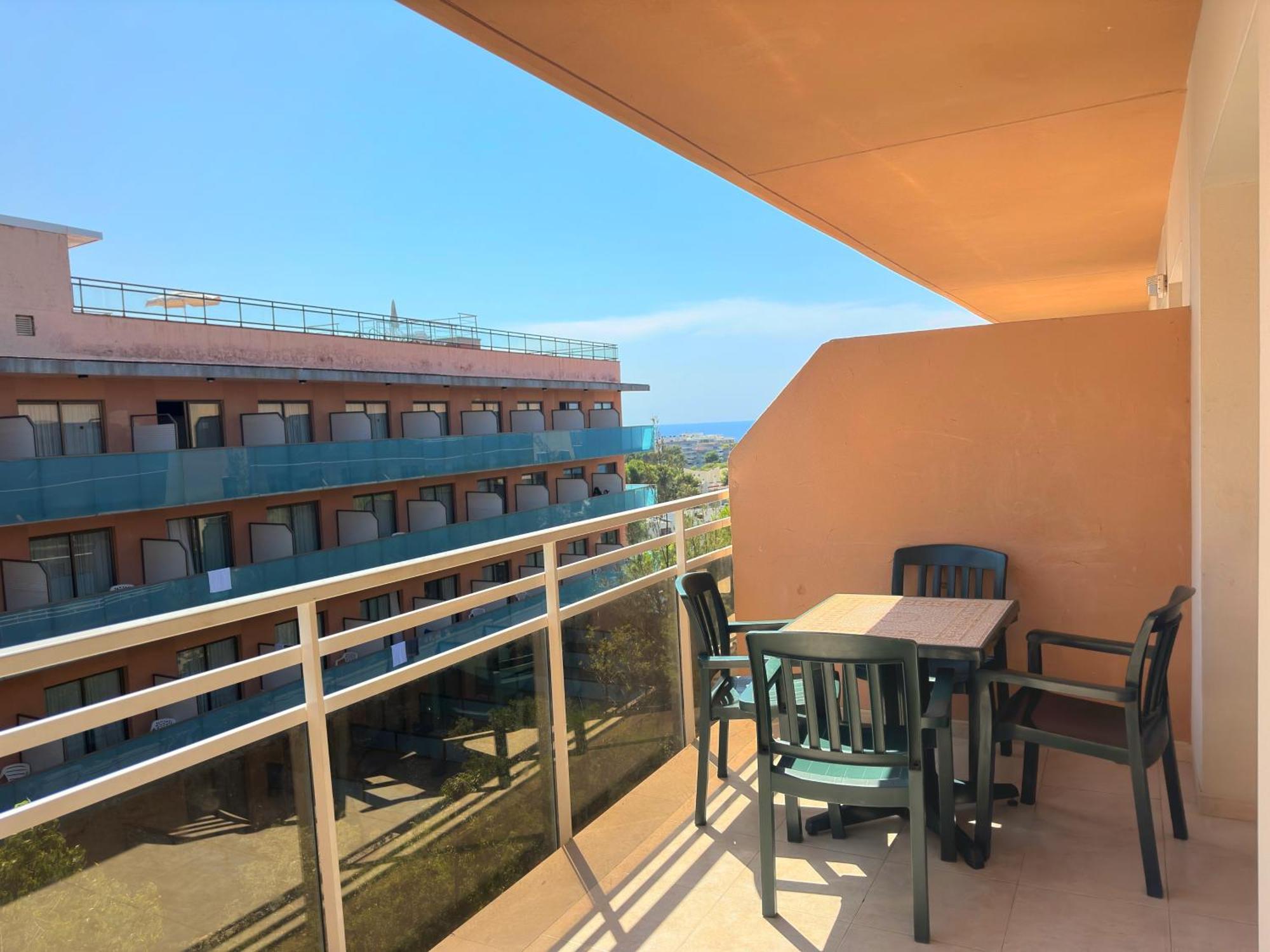One-Bedroom Apartment,1611052680:JPEG