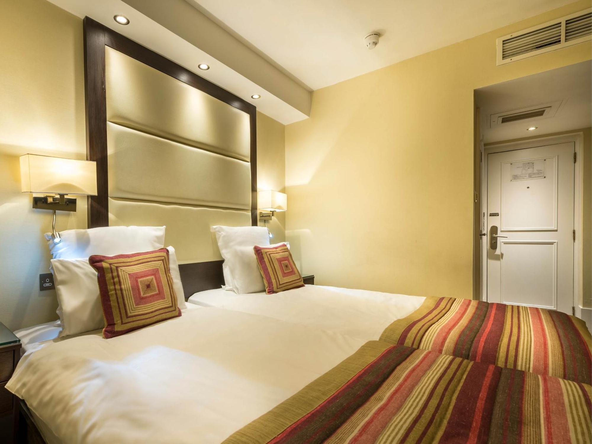 Deluxe Triple Room,1611068074:JPEG