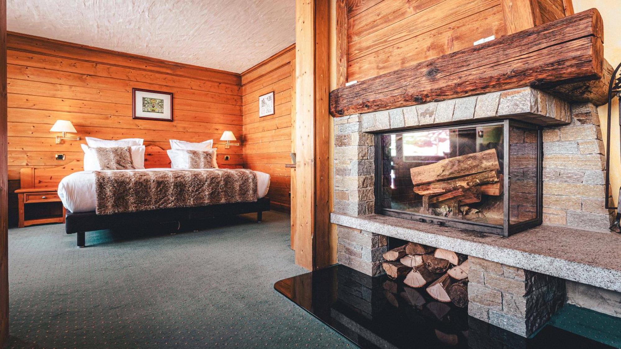 Suite Fireplace,1612961163:JPEG