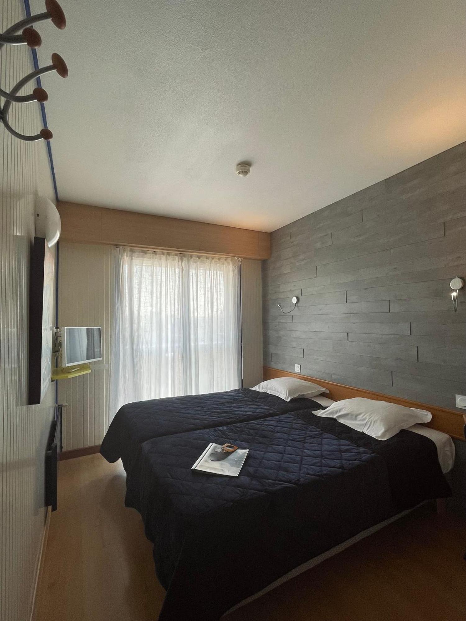 Twin Room,1643752191:JPEG