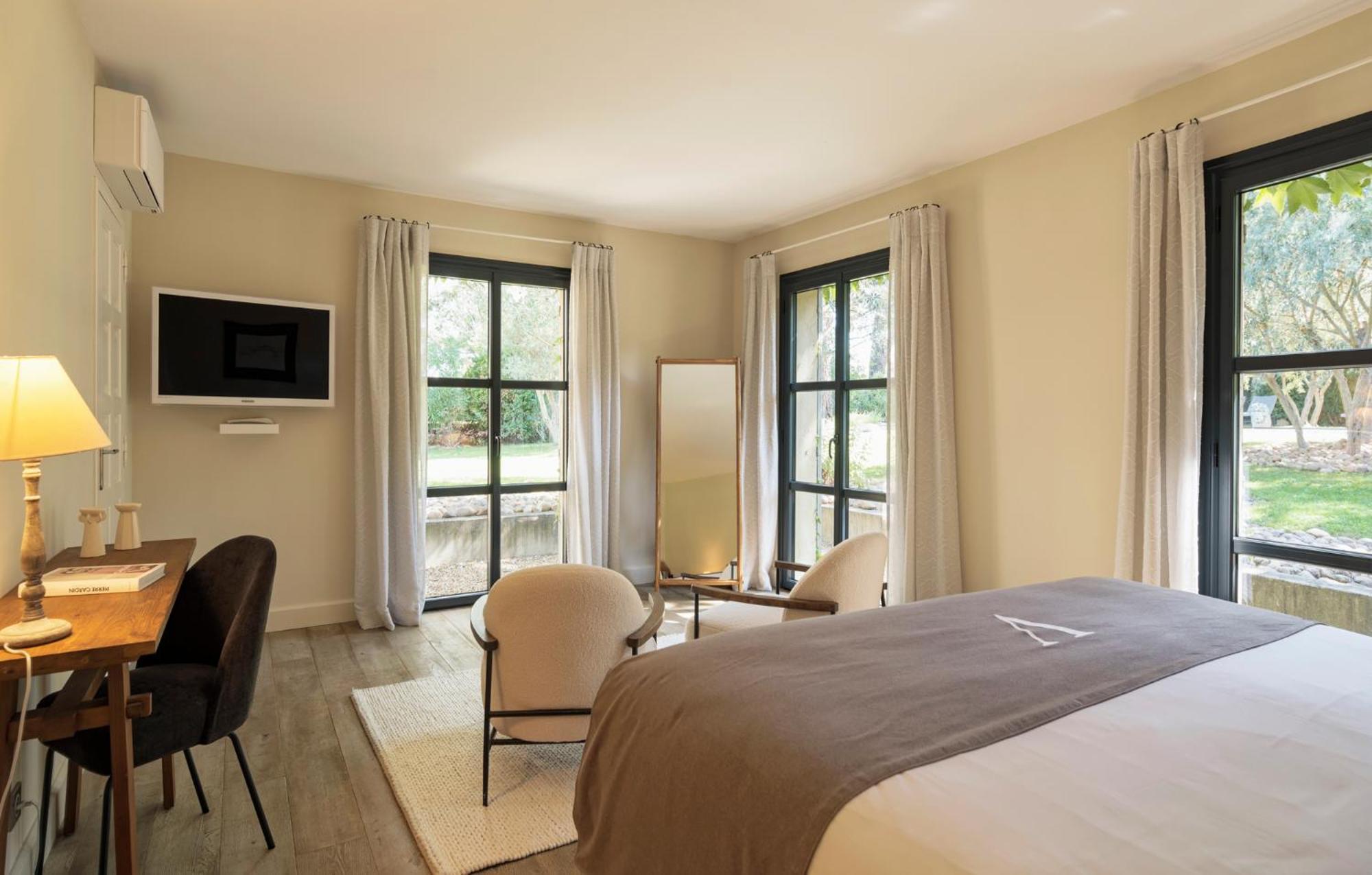 Villa 5 Chambres avec Piscine Chauffée (Sauf en Hiver)
