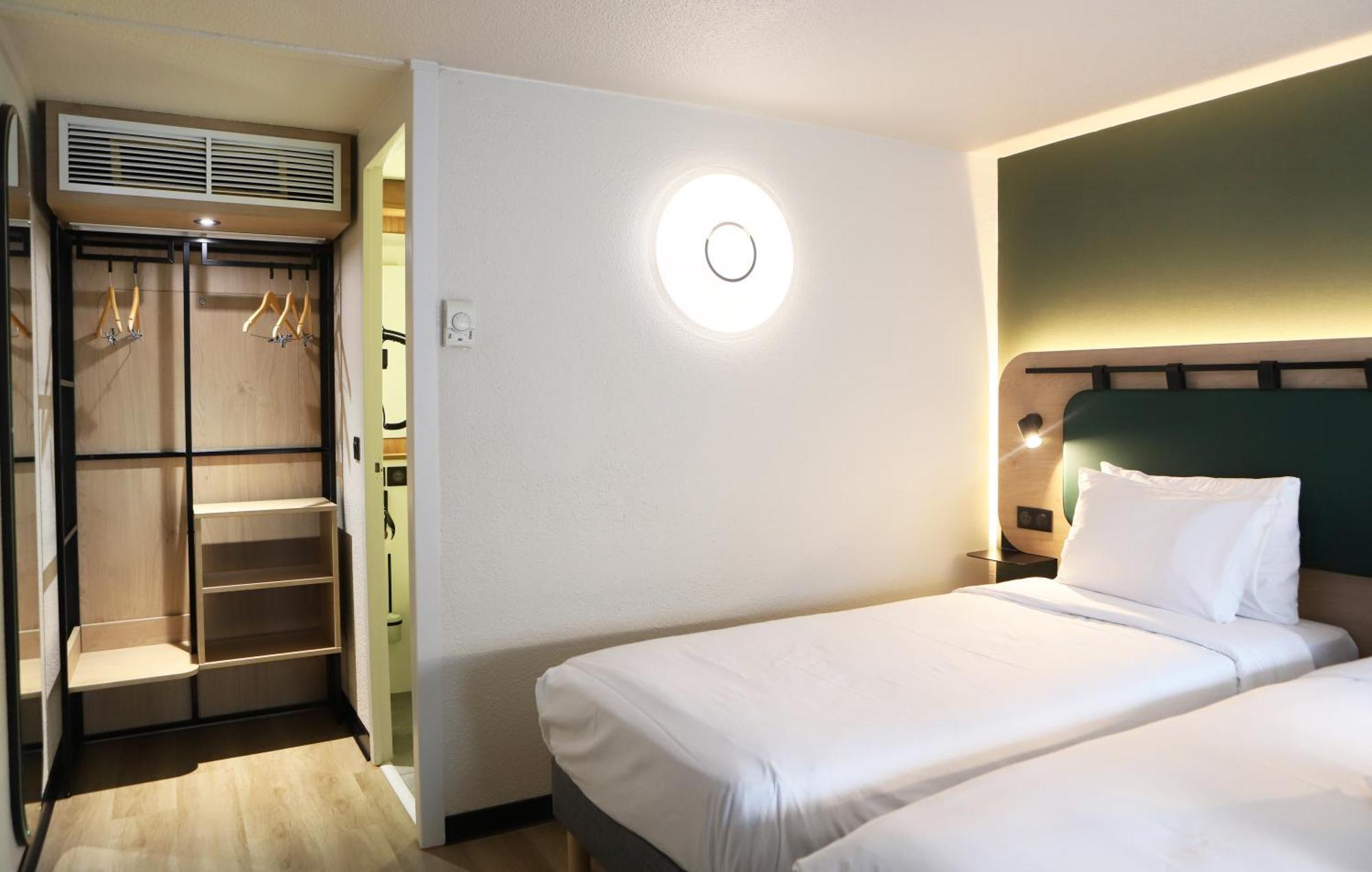 Standard Twin Room Exterior Bulding