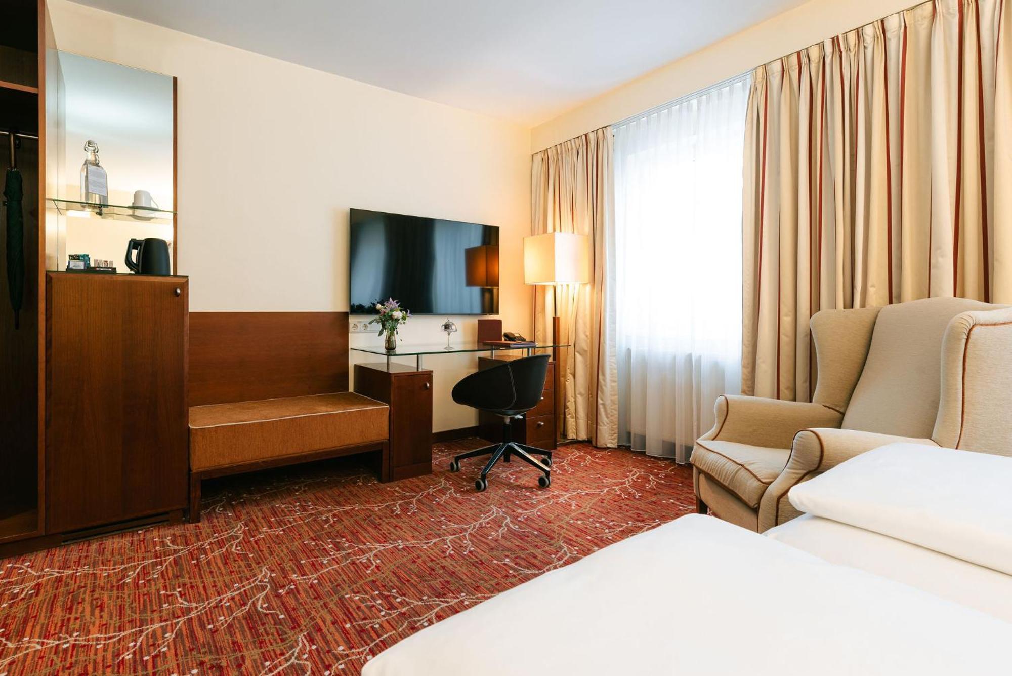 Business Double or Twin Room,1697774121:JPEG