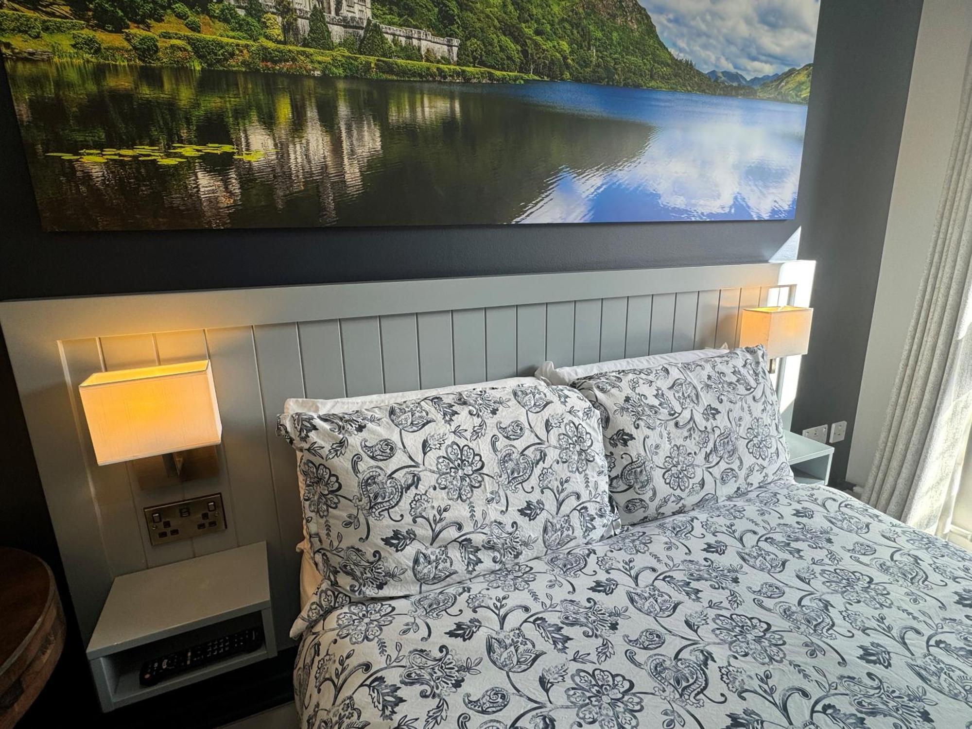 Chambre Familiale avec 4 Lits et Salle de Bains Privative