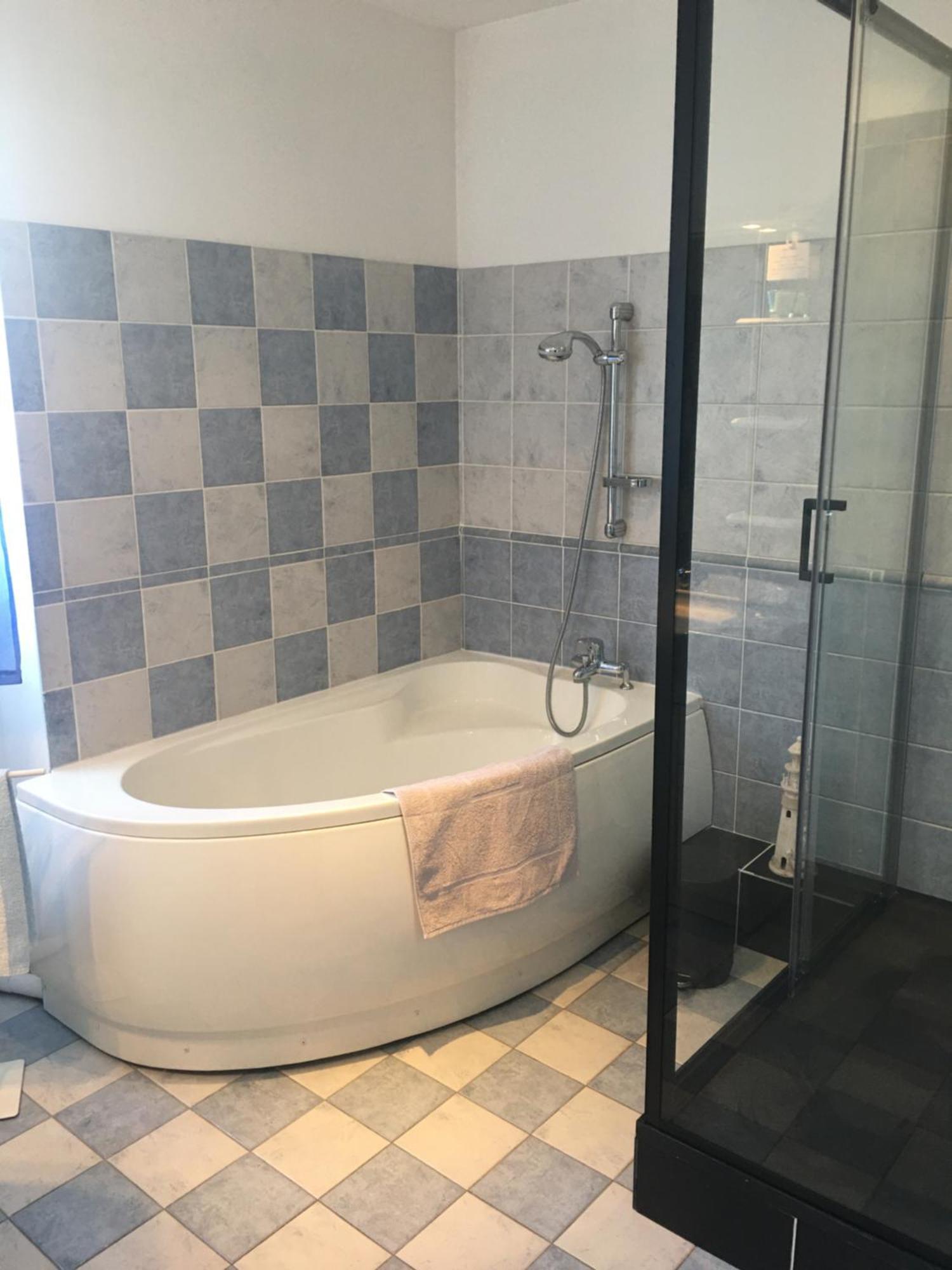 Family Room Private Bathroom
