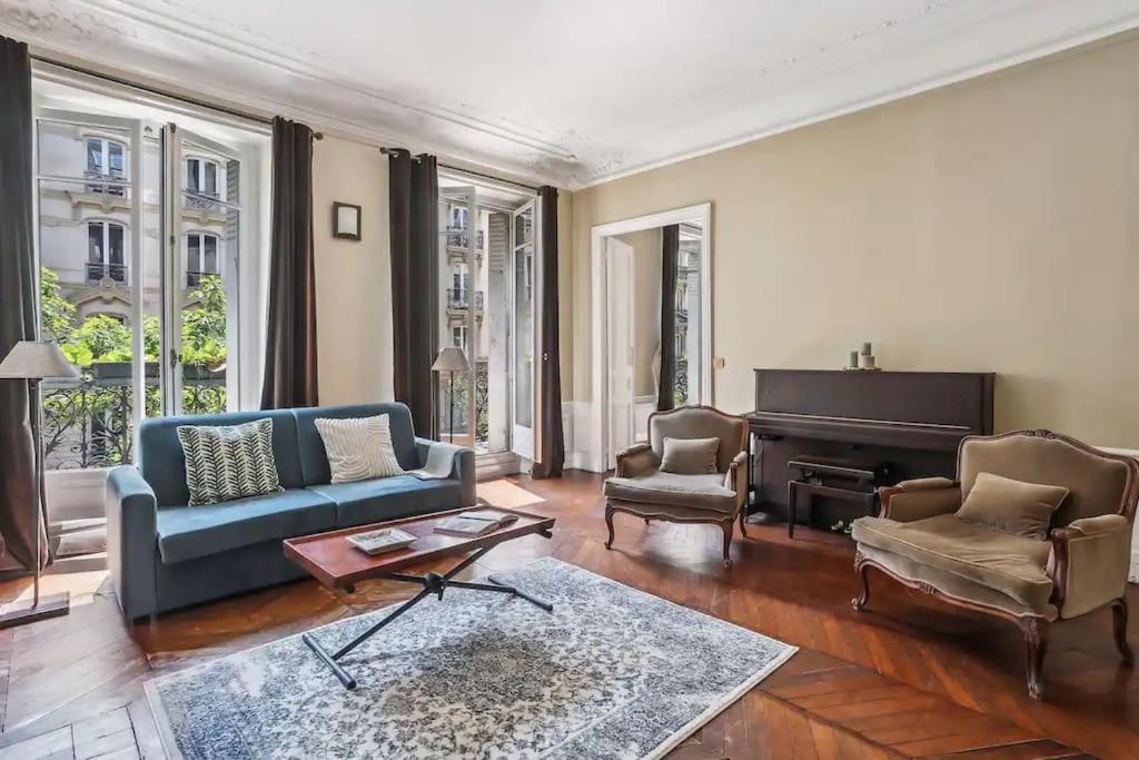Three-Bedroom Deluxe Apartment