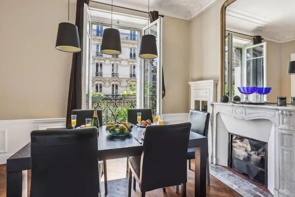 Three-Bedroom Deluxe Apartment