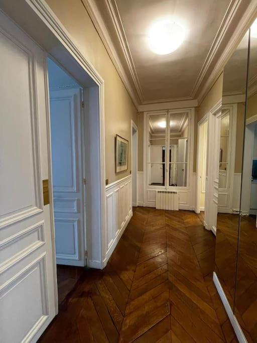 Three-Bedroom Deluxe Apartment