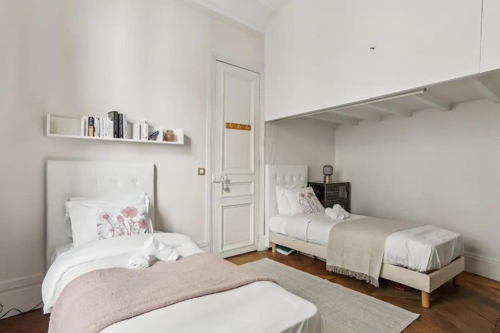 Three-Bedroom Deluxe Apartment
