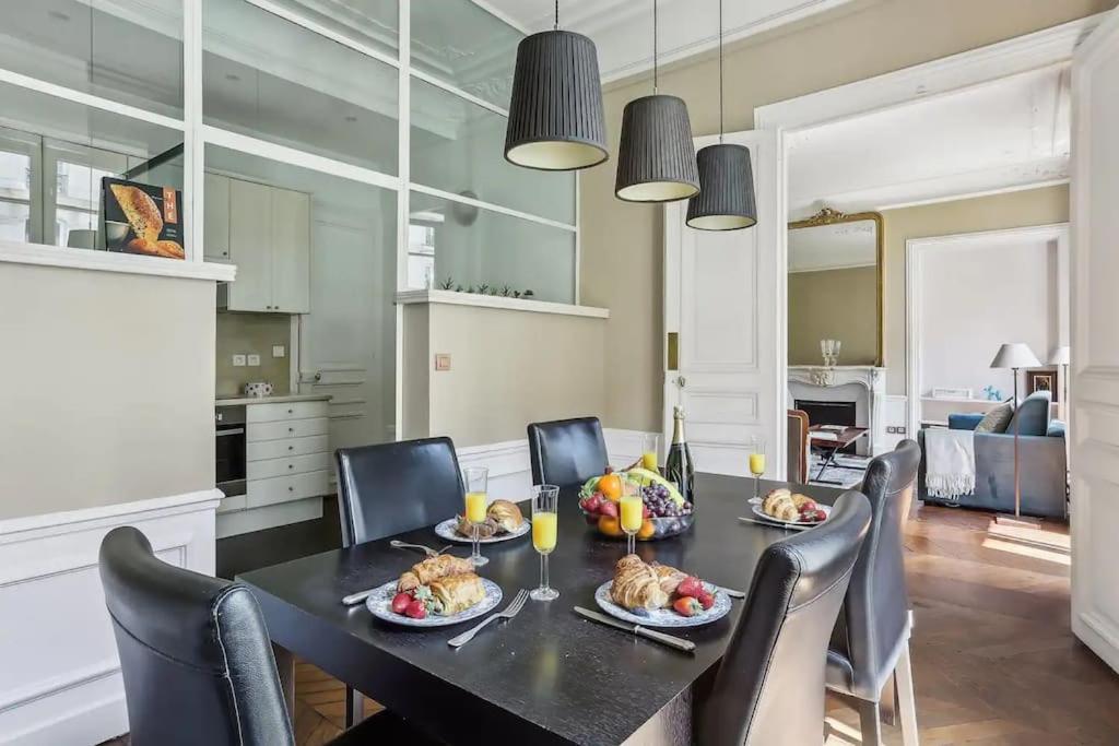 Three-Bedroom Deluxe Apartment