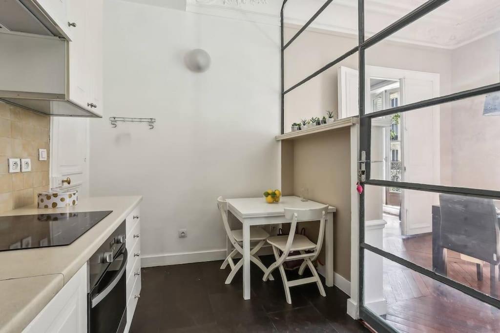 Three-Bedroom Deluxe Apartment