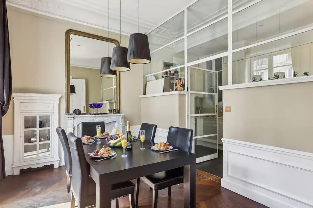 Three-Bedroom Deluxe Apartment