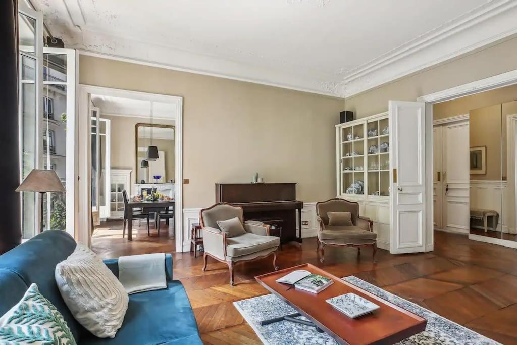 Three-Bedroom Deluxe Apartment