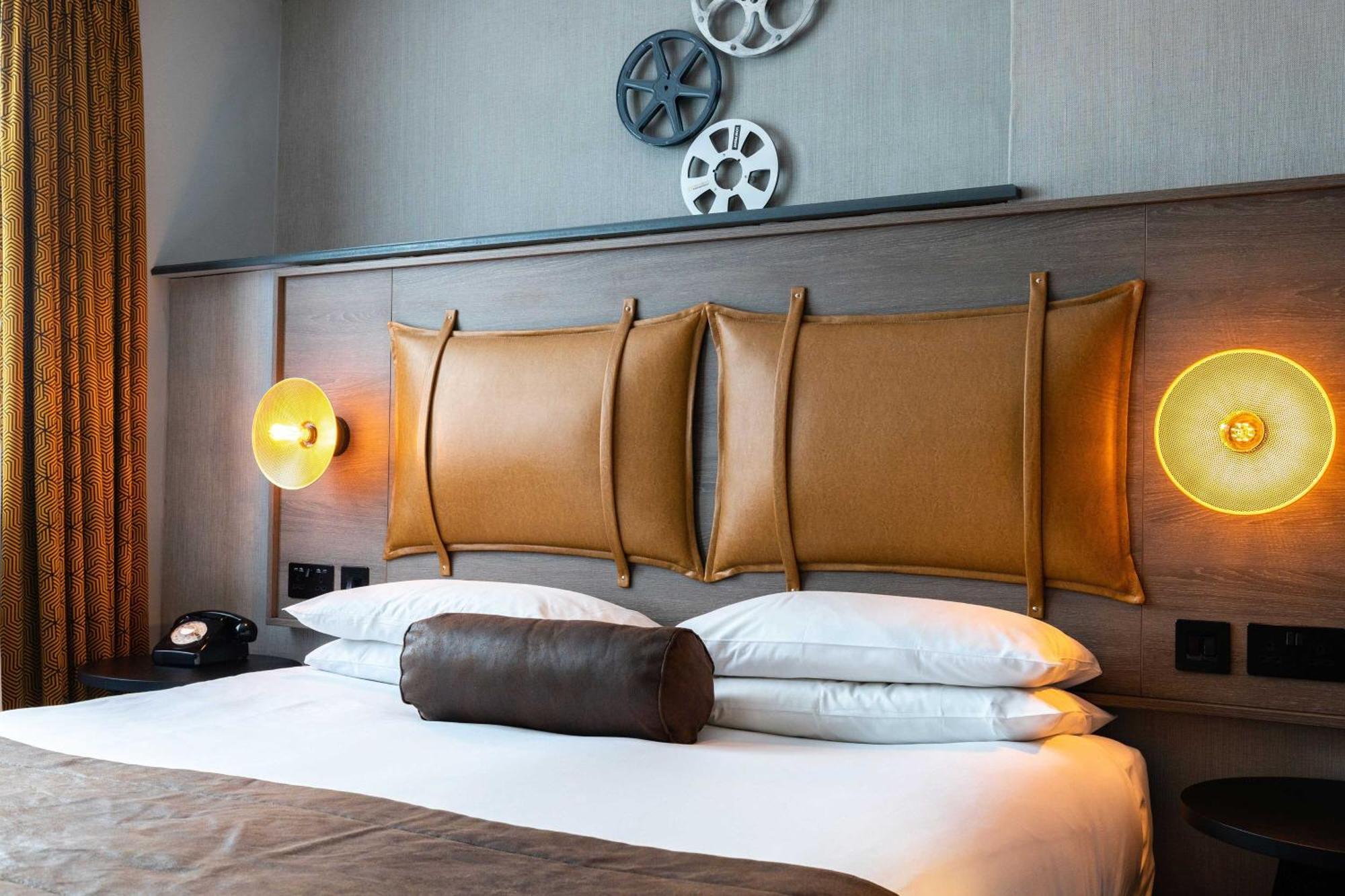 Cinematography Guest room 1 King
