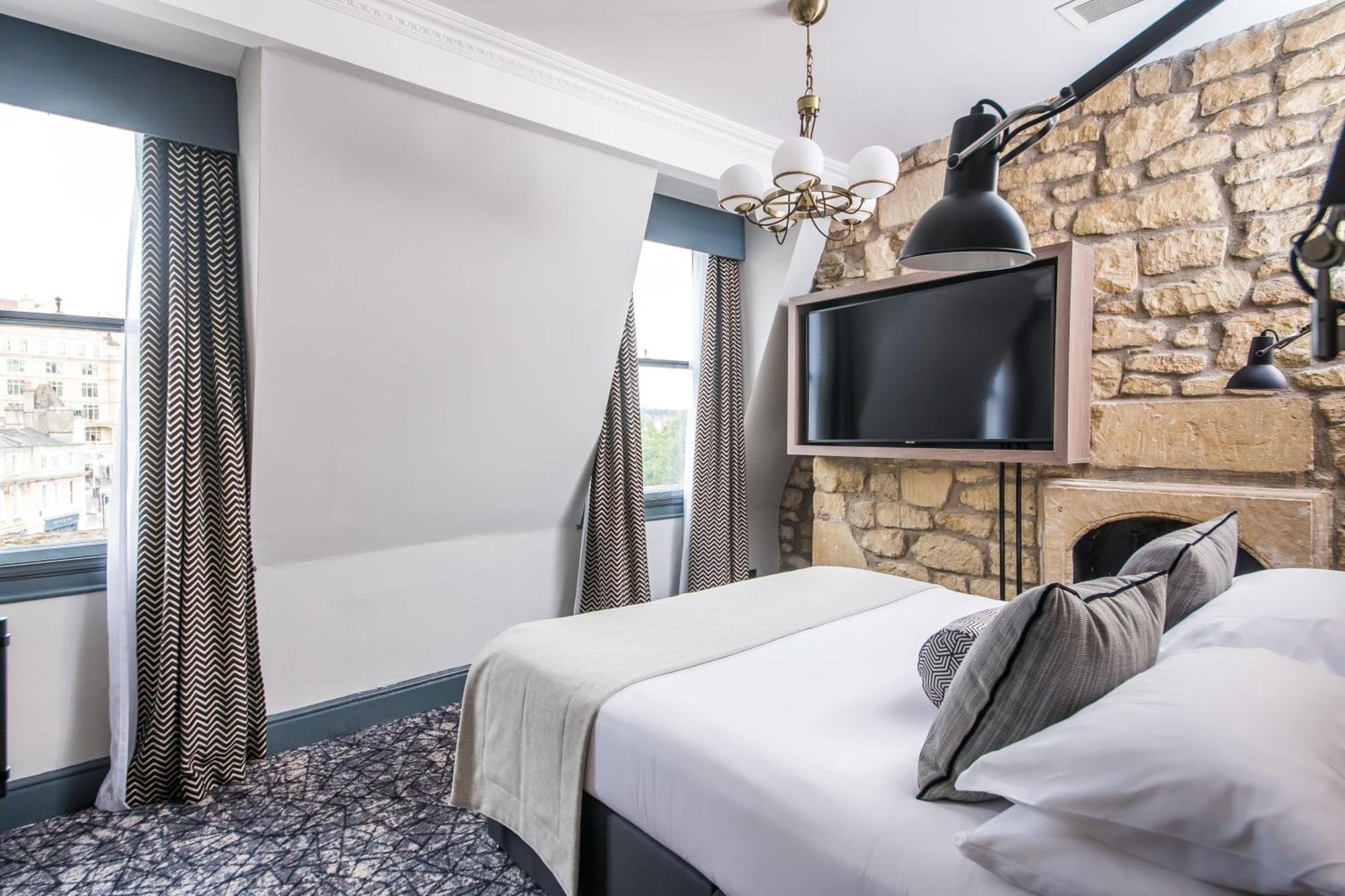 Standard Print Guest room 1 Double