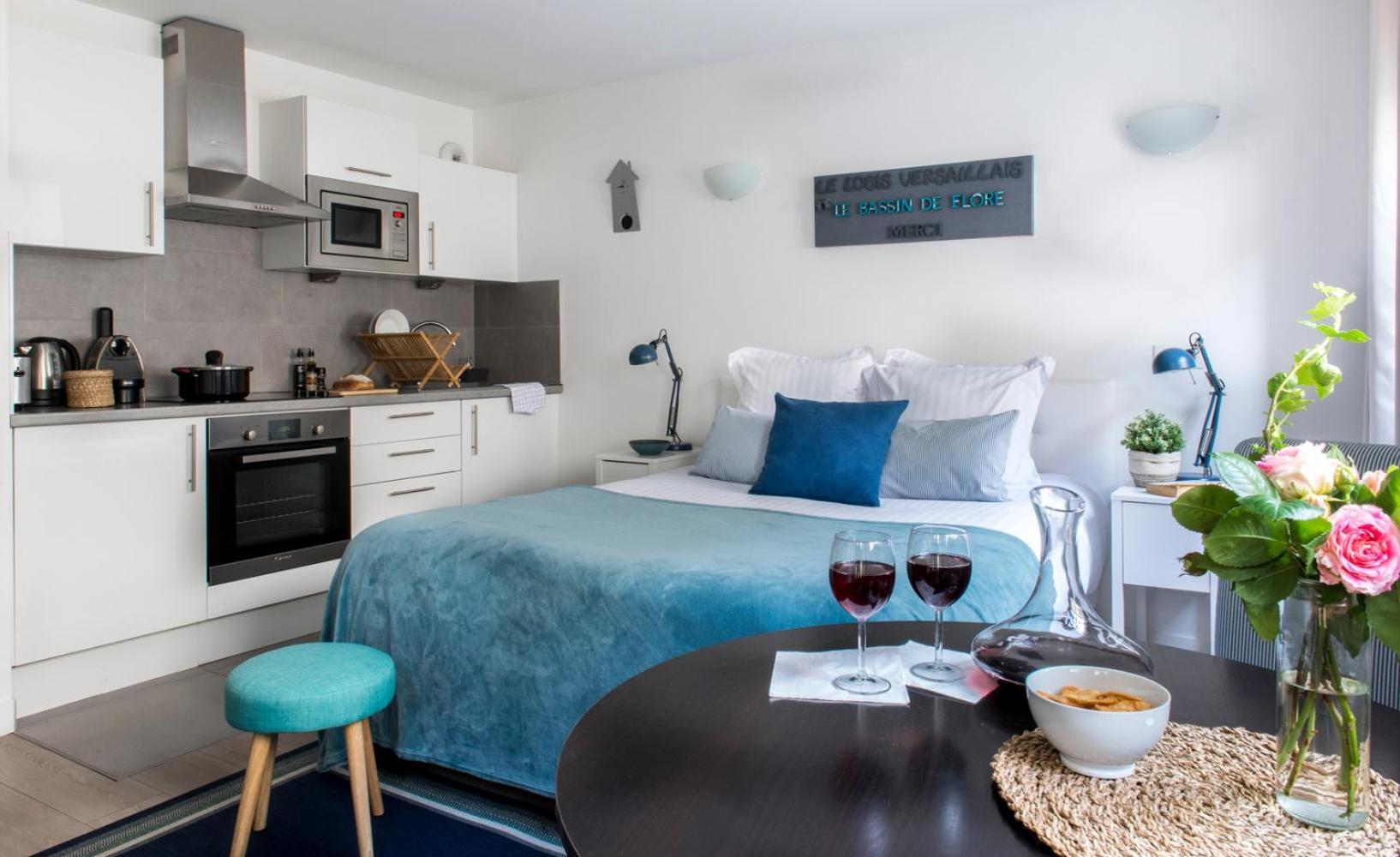 Studio,1756559582:JPEG