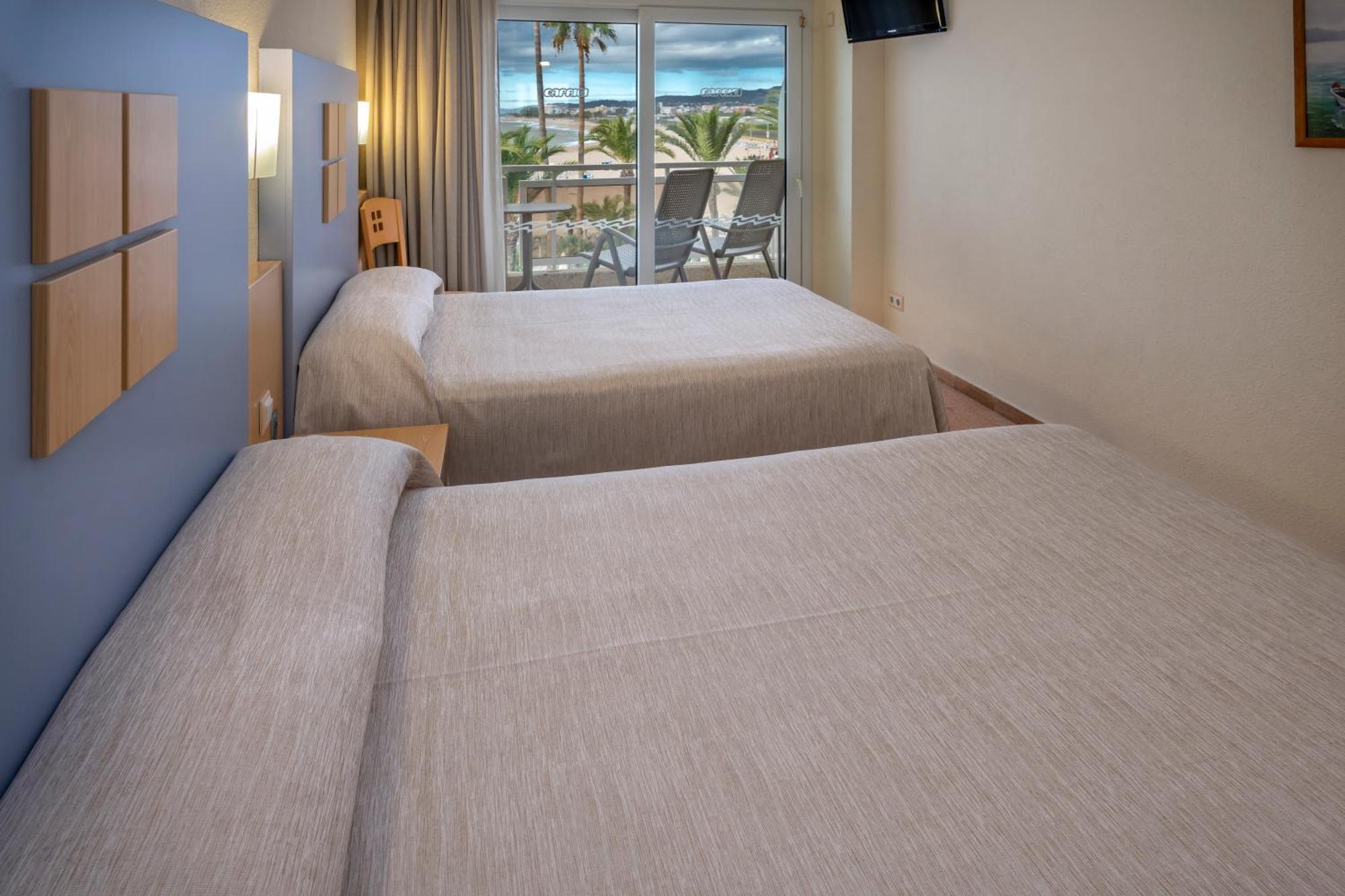 Standard Triple Room Sea View