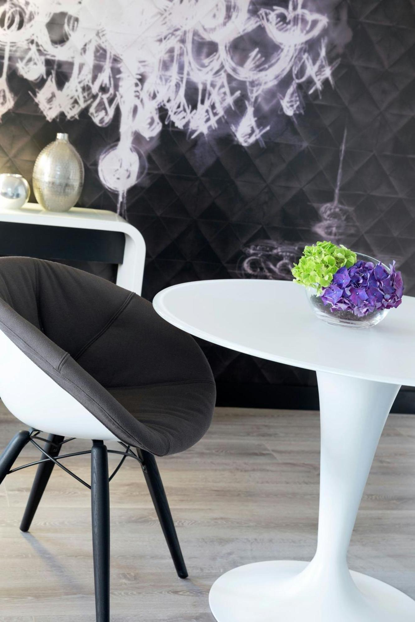 Two-Bedroom Renaissance Suite,1632211881:JPEG