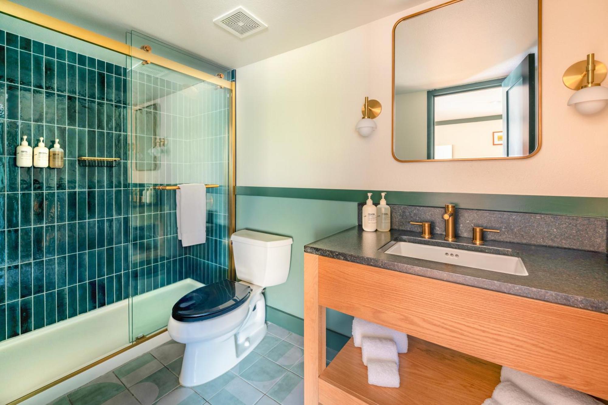 Chambre avec 2 Lits Queen-Size - Accessible aux Personnes à Mobilité Réduite