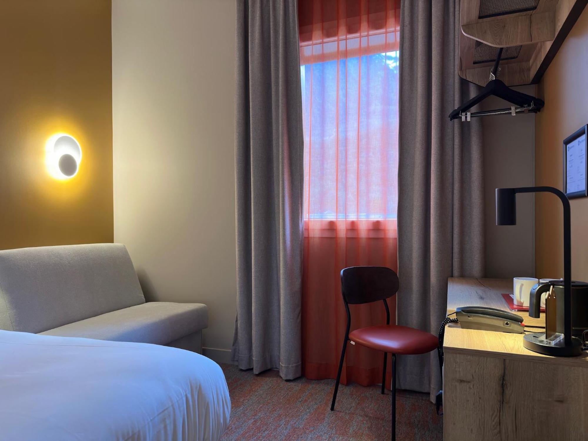 Family Queen Room with Sofa Bed - Non-Smoking,1636865446:JPEG