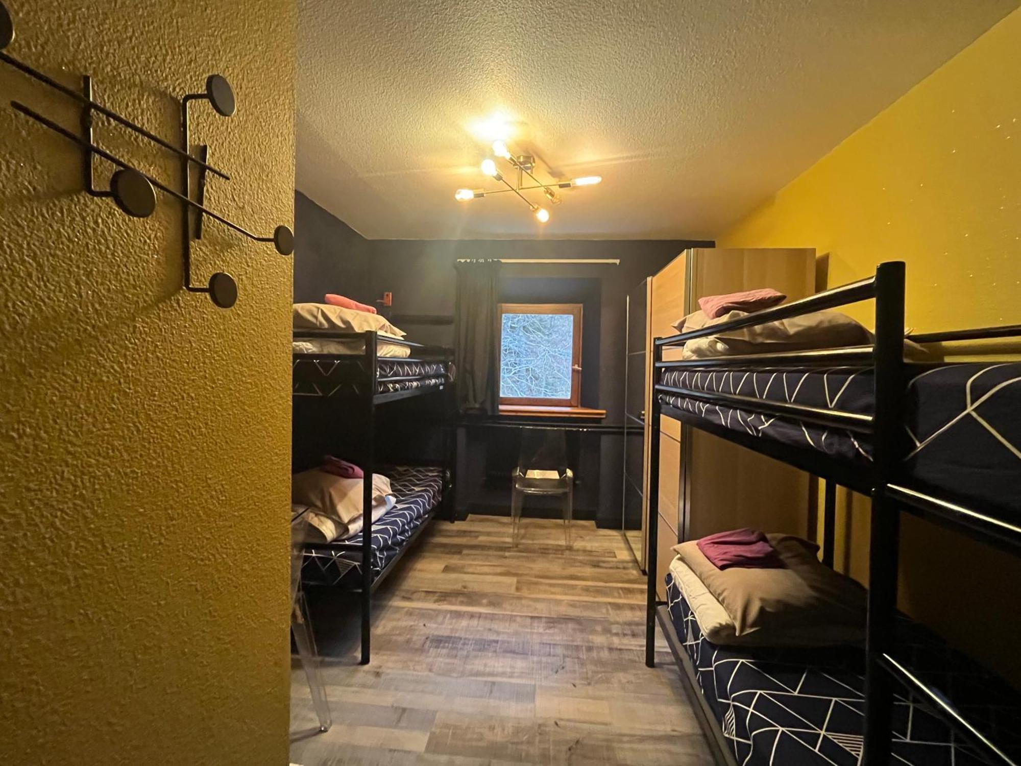 Chambre Quadruple Avec Salle de Bains Privative