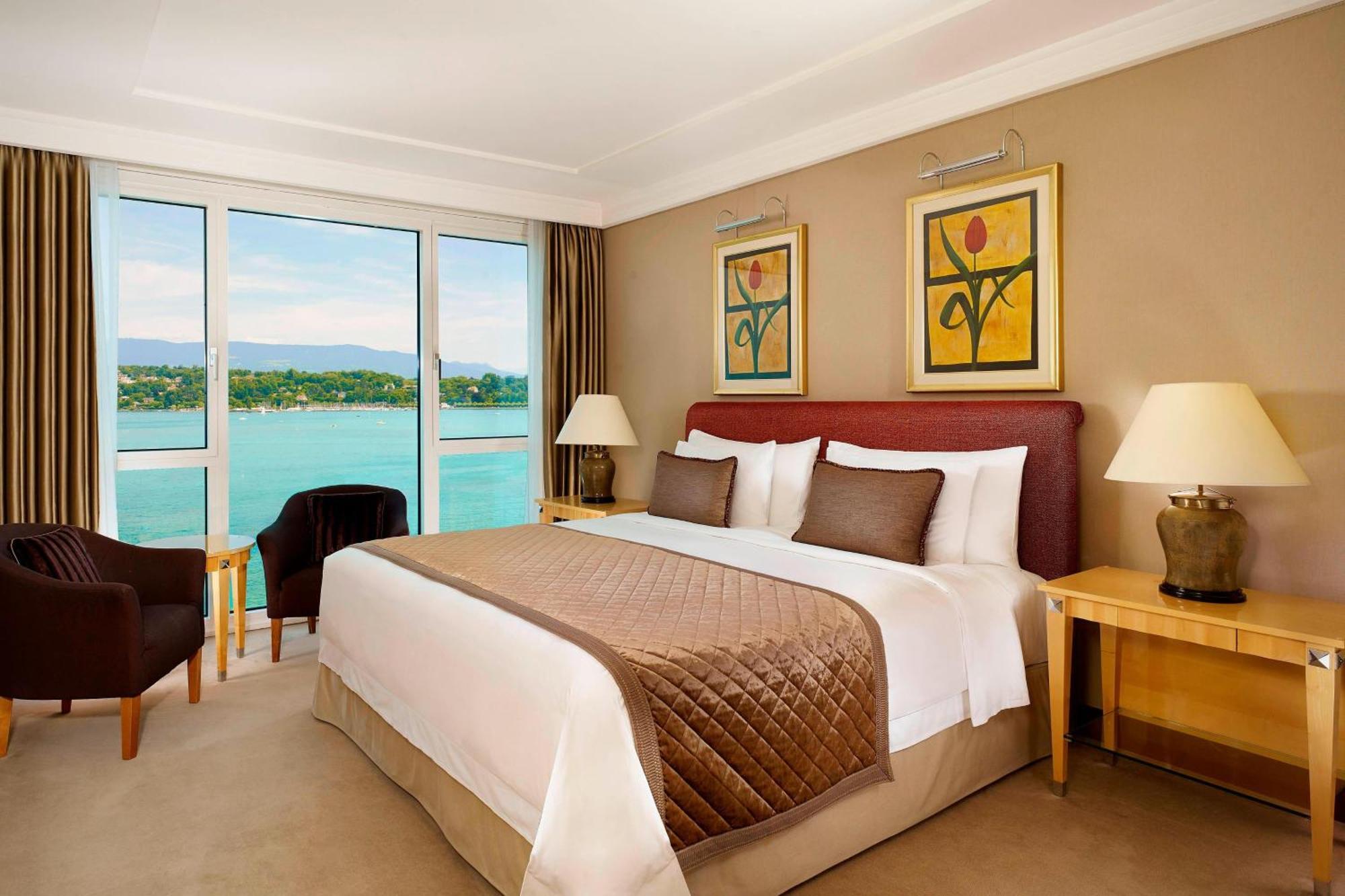 Deluxe King or Twin Room Lake View