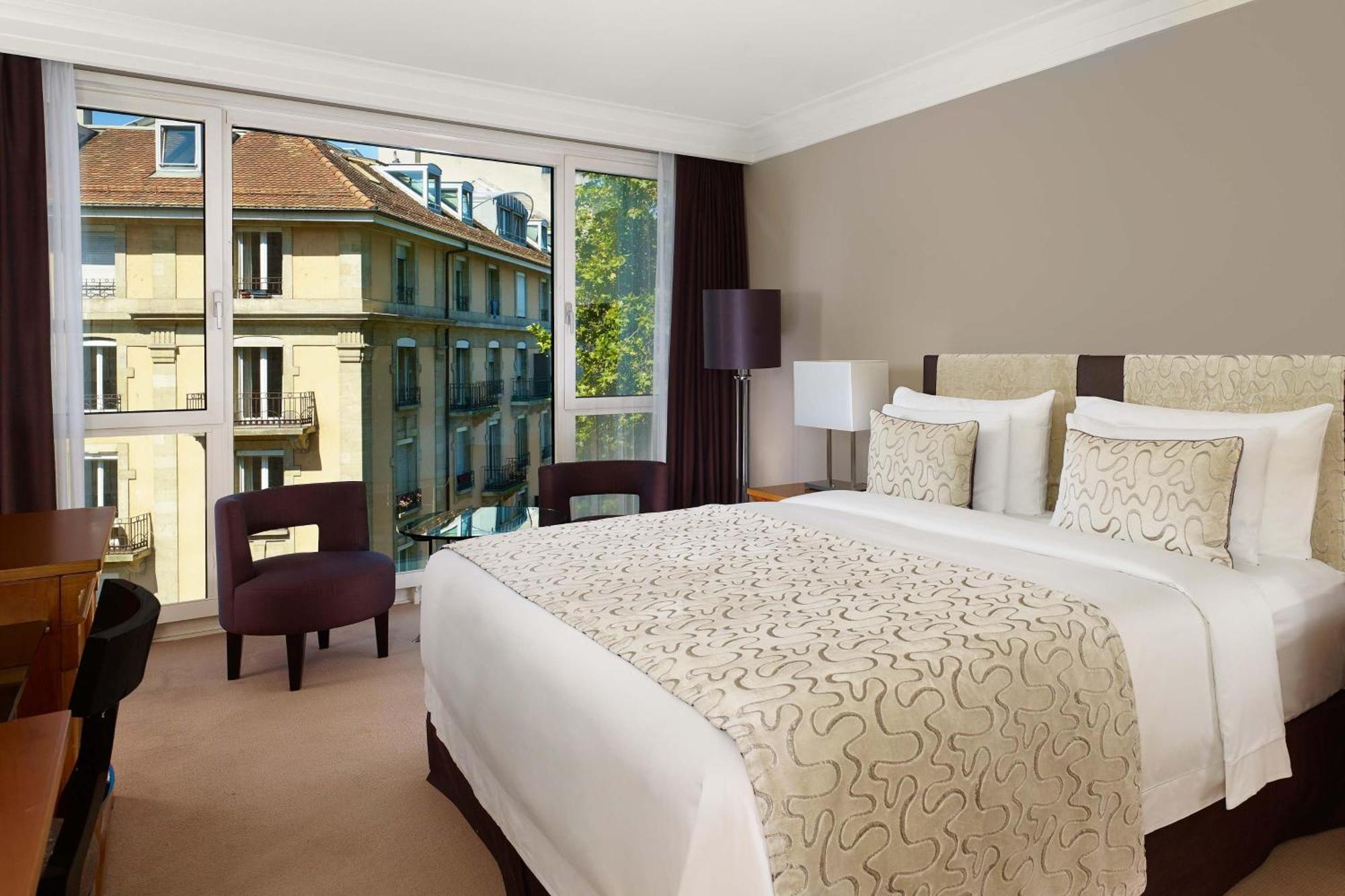 Superior King or Twin Room City View