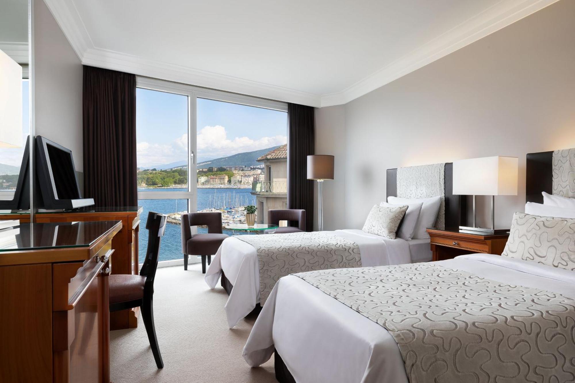 Premium King or Twin Room Partial Lake View