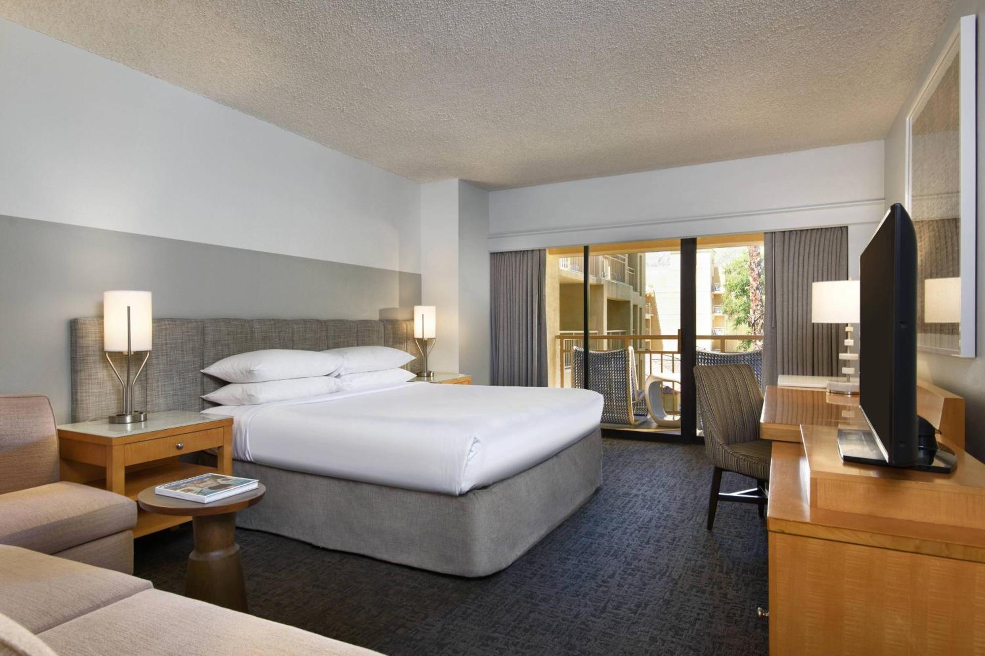 Chambre Lit King-Size - Vue sur Piscine (Pas de Frais de Service)
