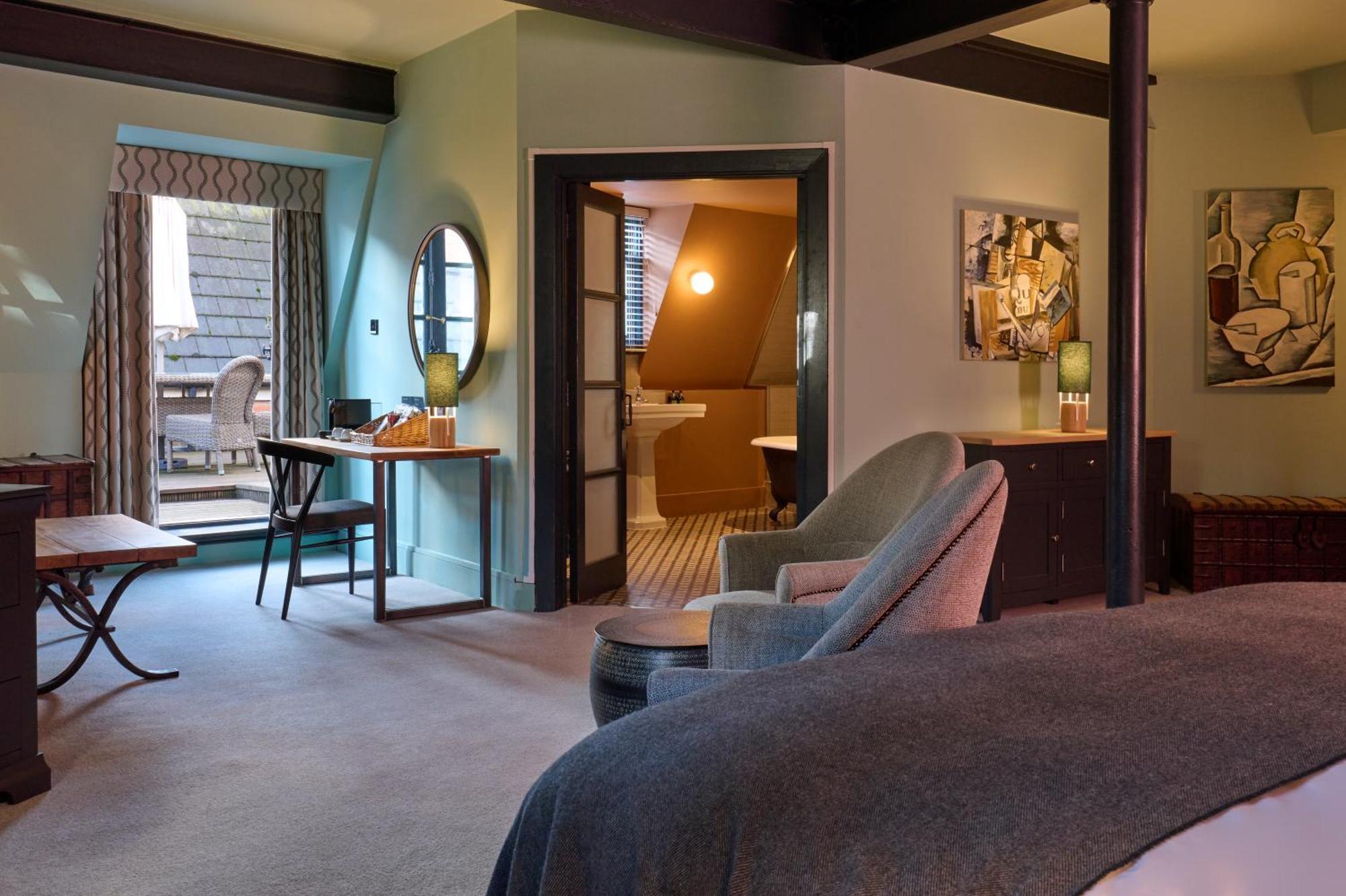 Signature Suite