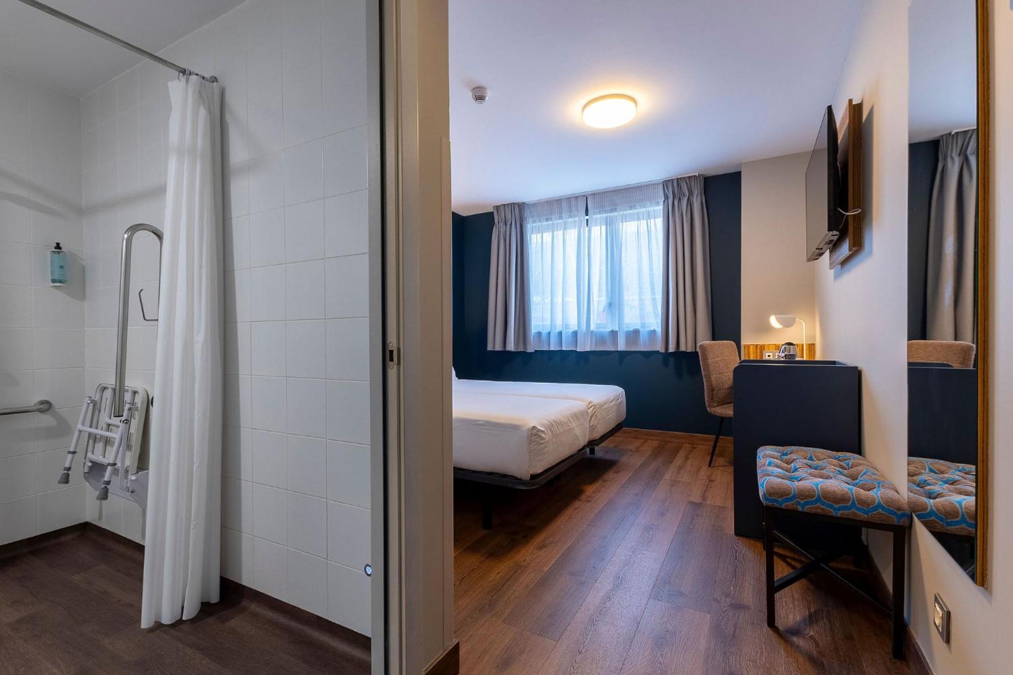 Double or Twin Room Disability Access