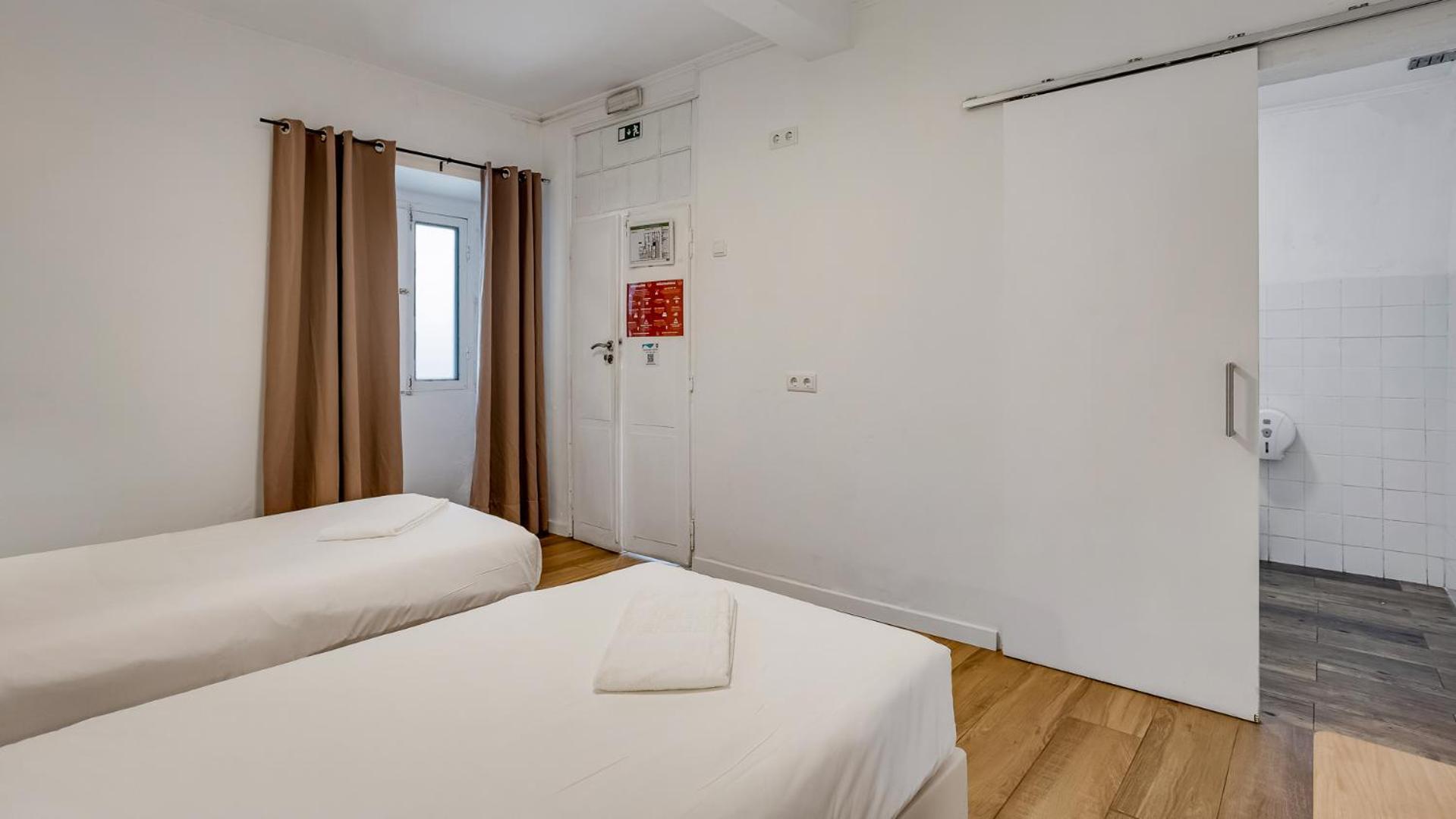 Standard Single Room,1652763723:JPEG