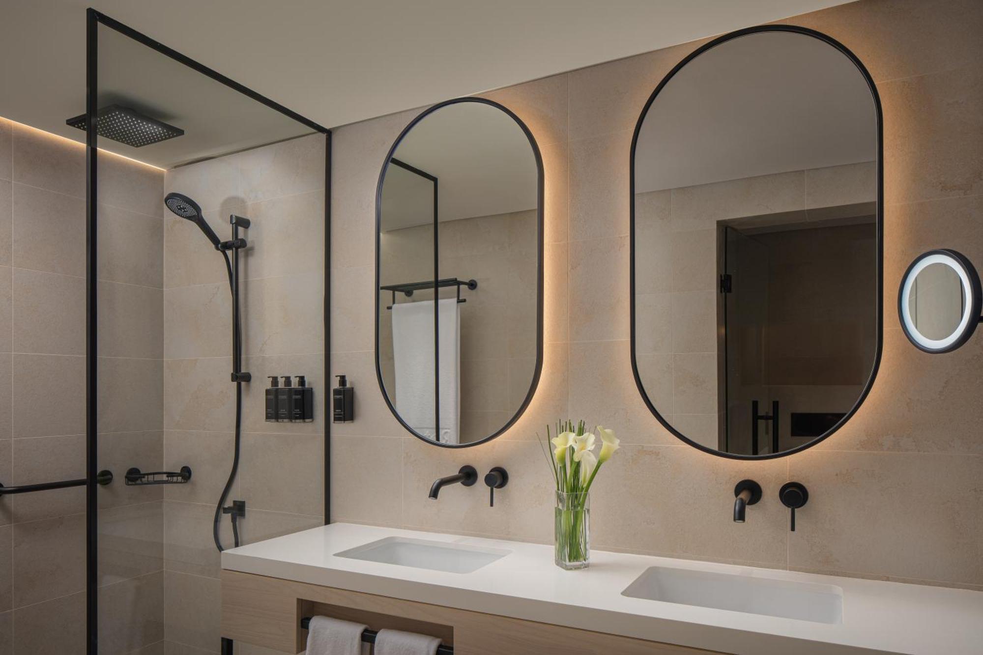 Suite Récemment Conçue avec Banquette sous Fenêtre