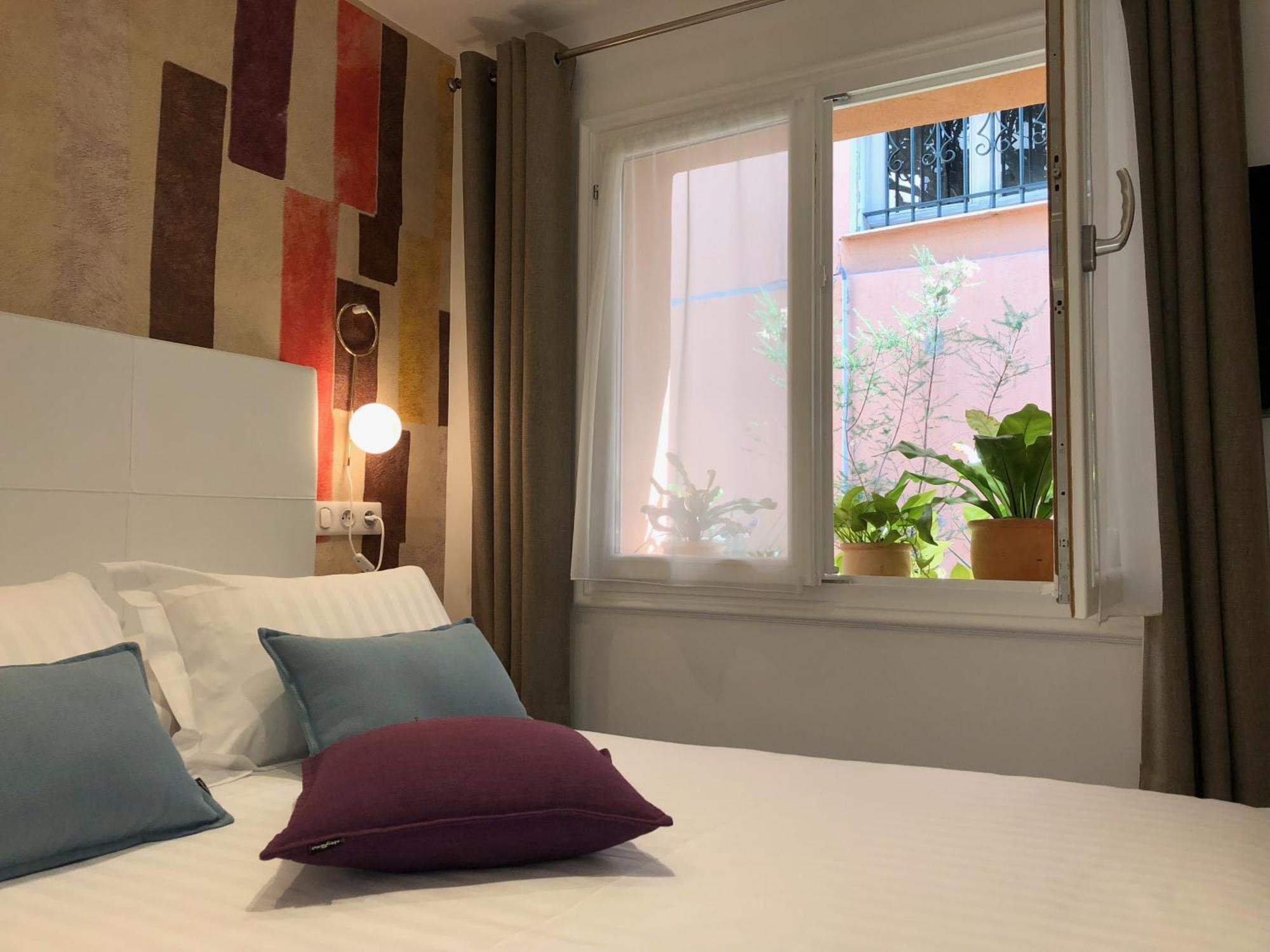 Annex Double Room - Disability Access behind the main building next to parking