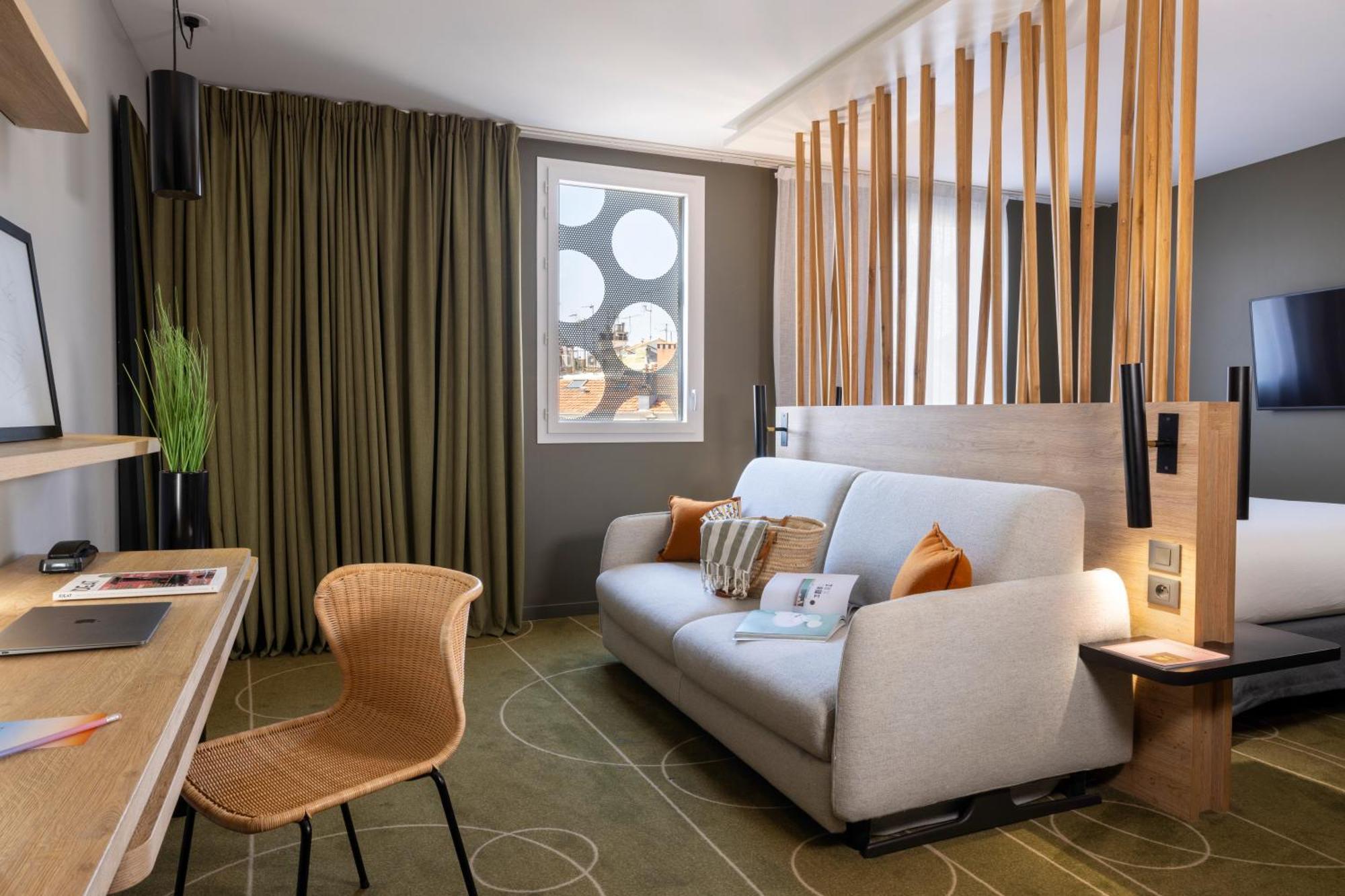 Chambre Lit King-Size Exécutive avec 1 Canapé