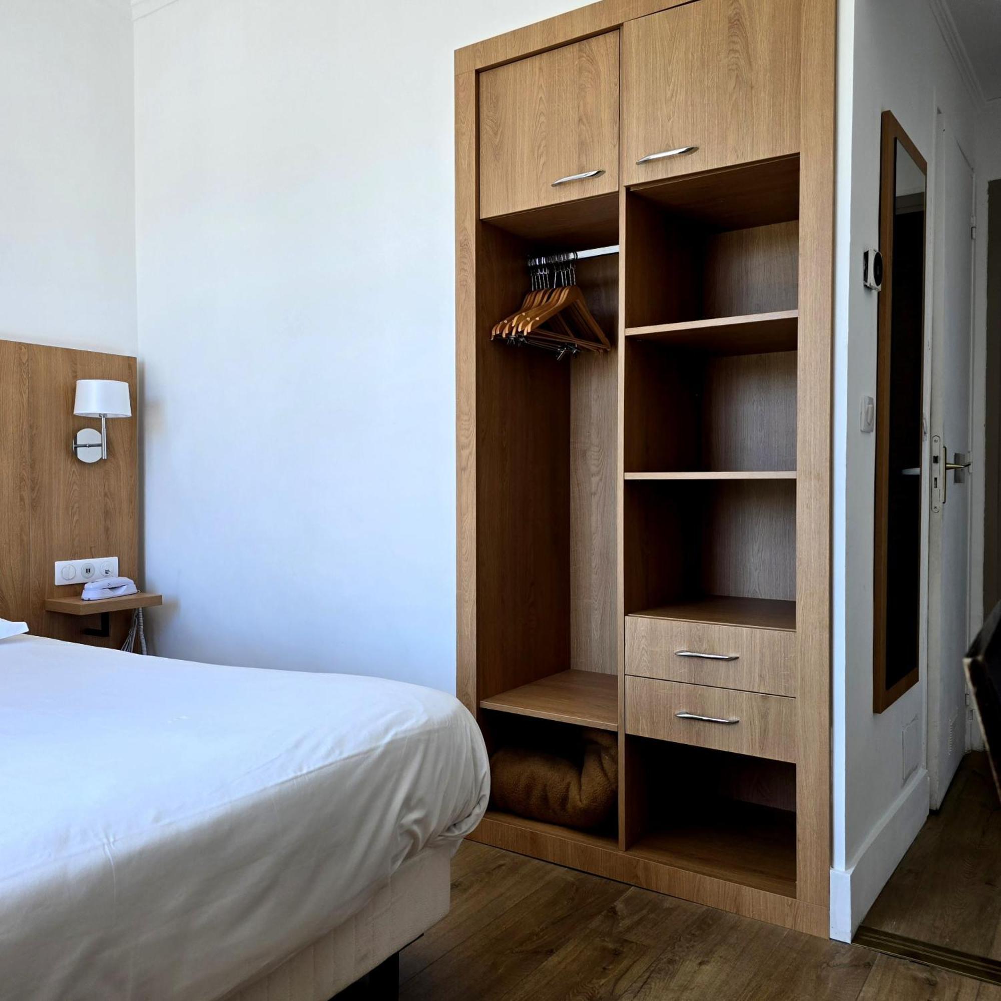 Double or Twin Room with City View