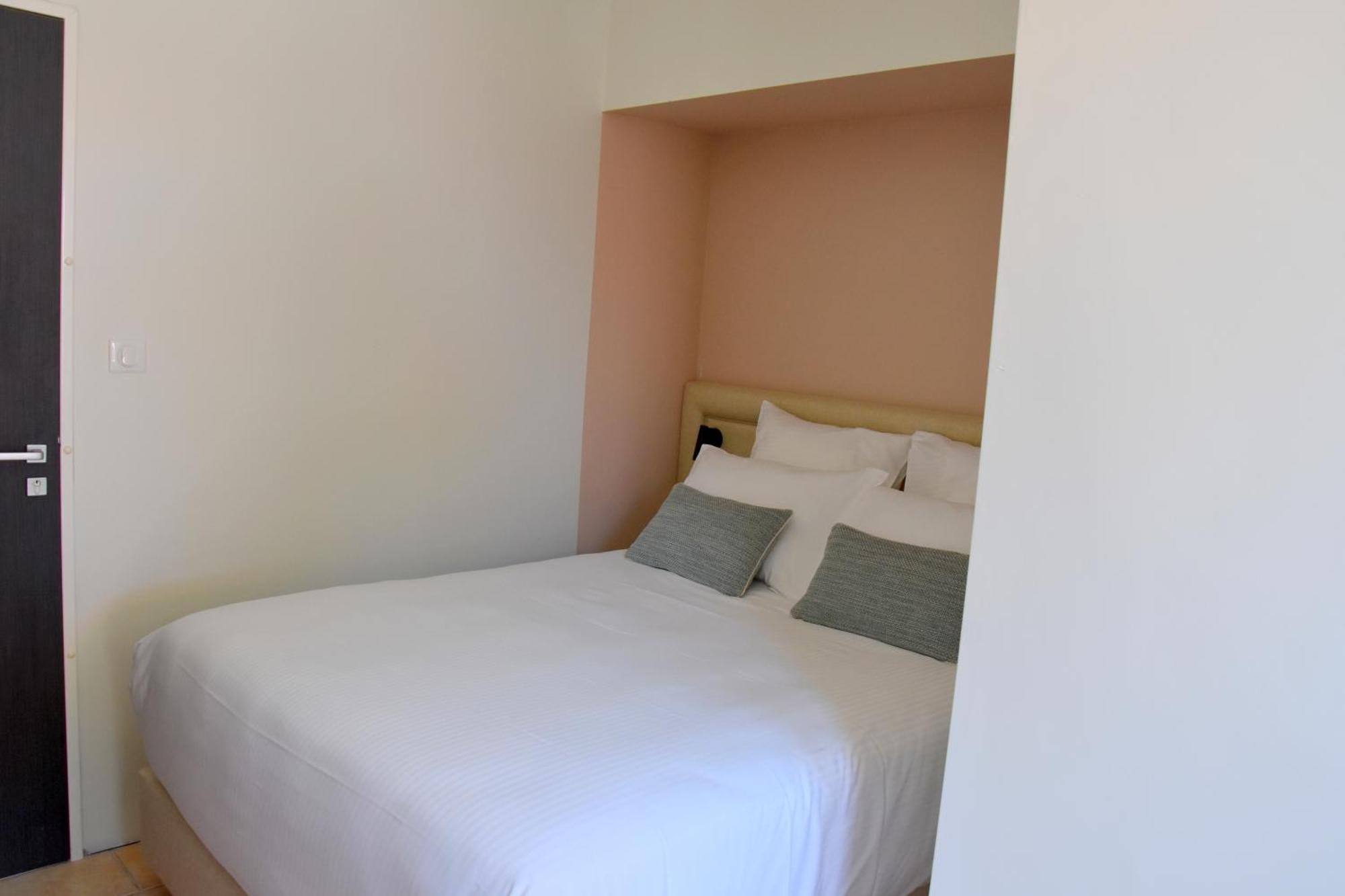 Double Room with Sea View and Terrace,1667435931:JPEG