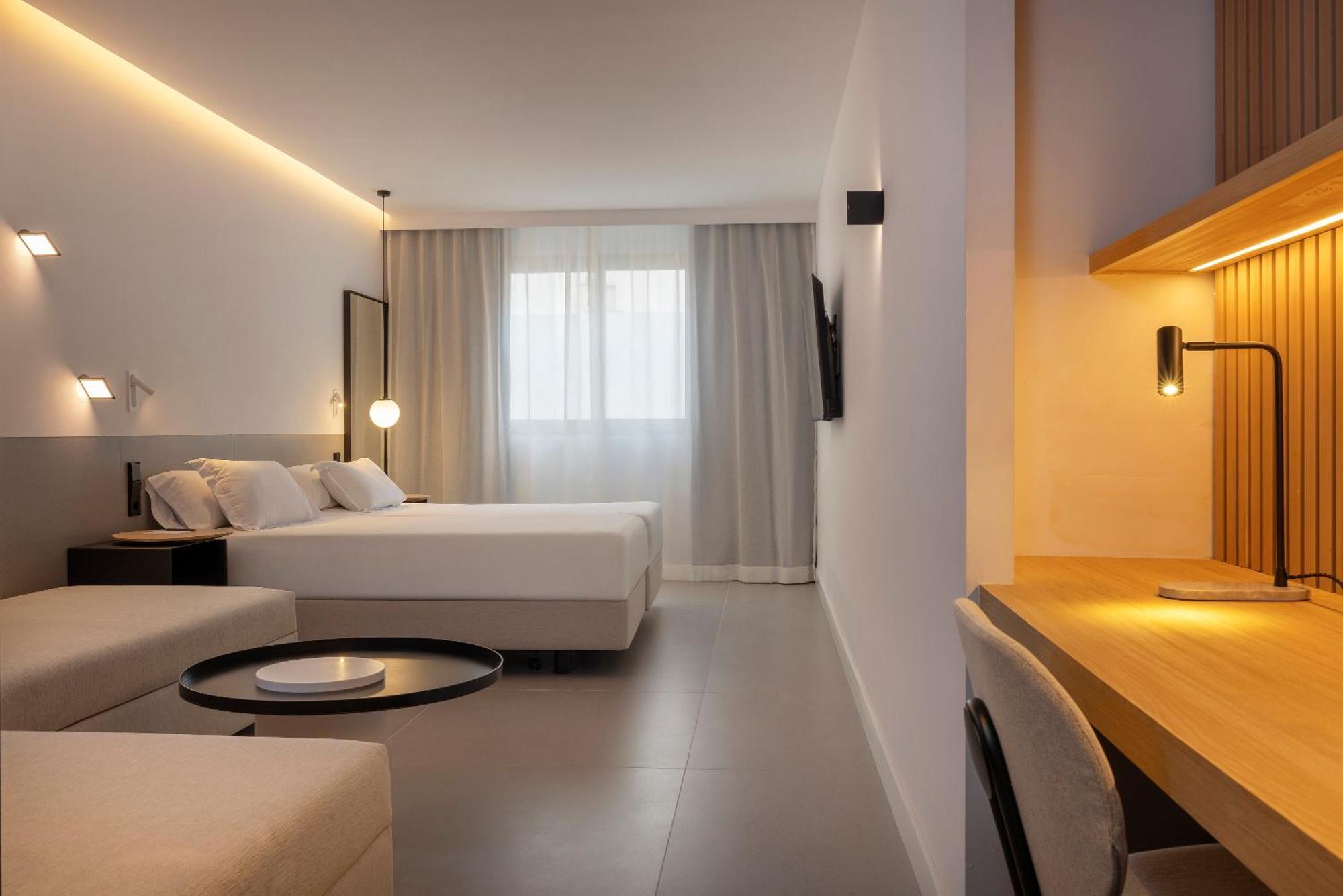 Double Room Lounge