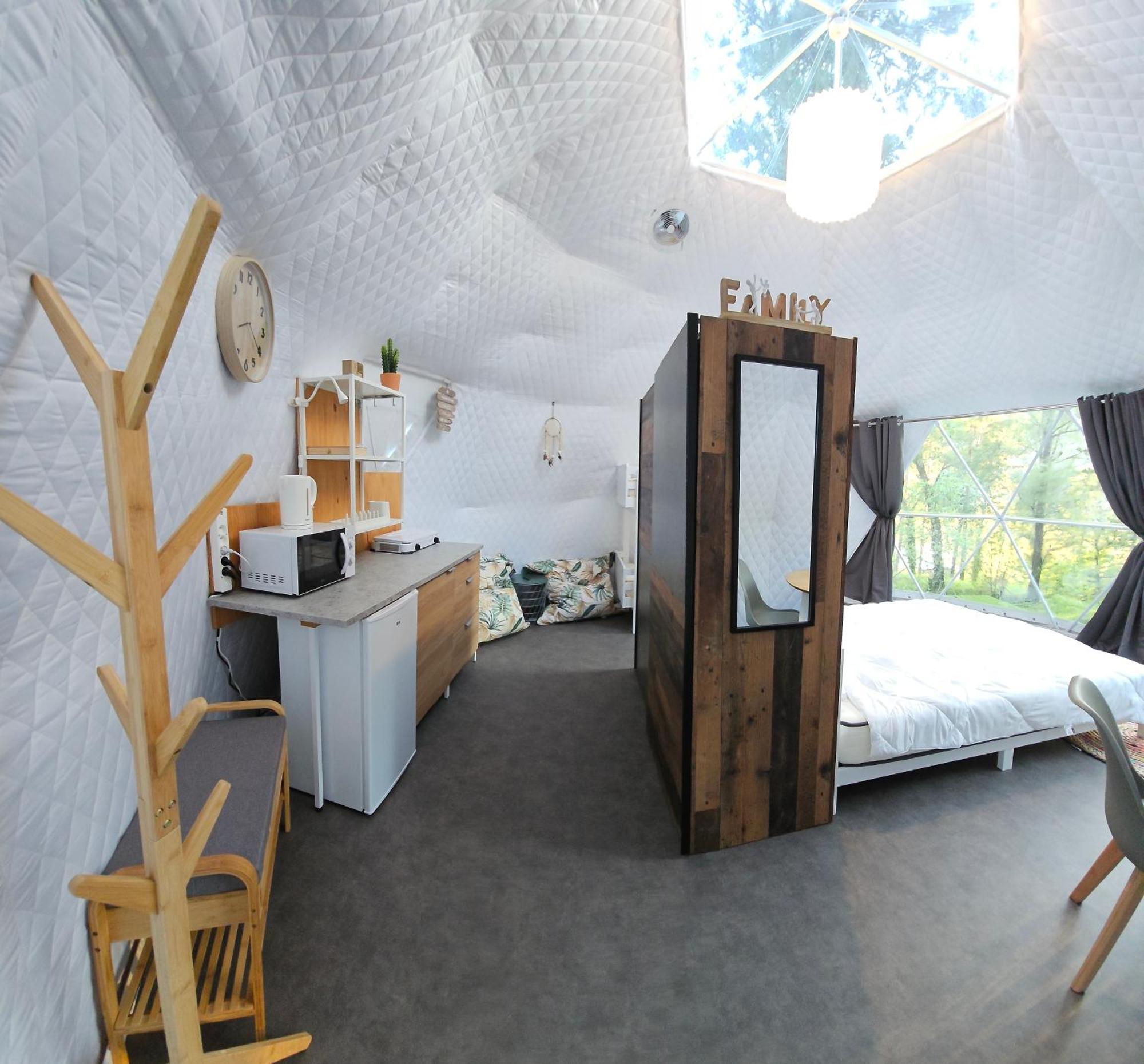 Glamping Dome,1668072097:JPEG
