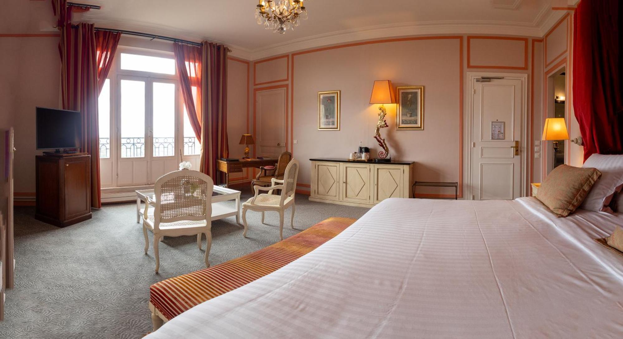 Suite,1669813169:JPEG