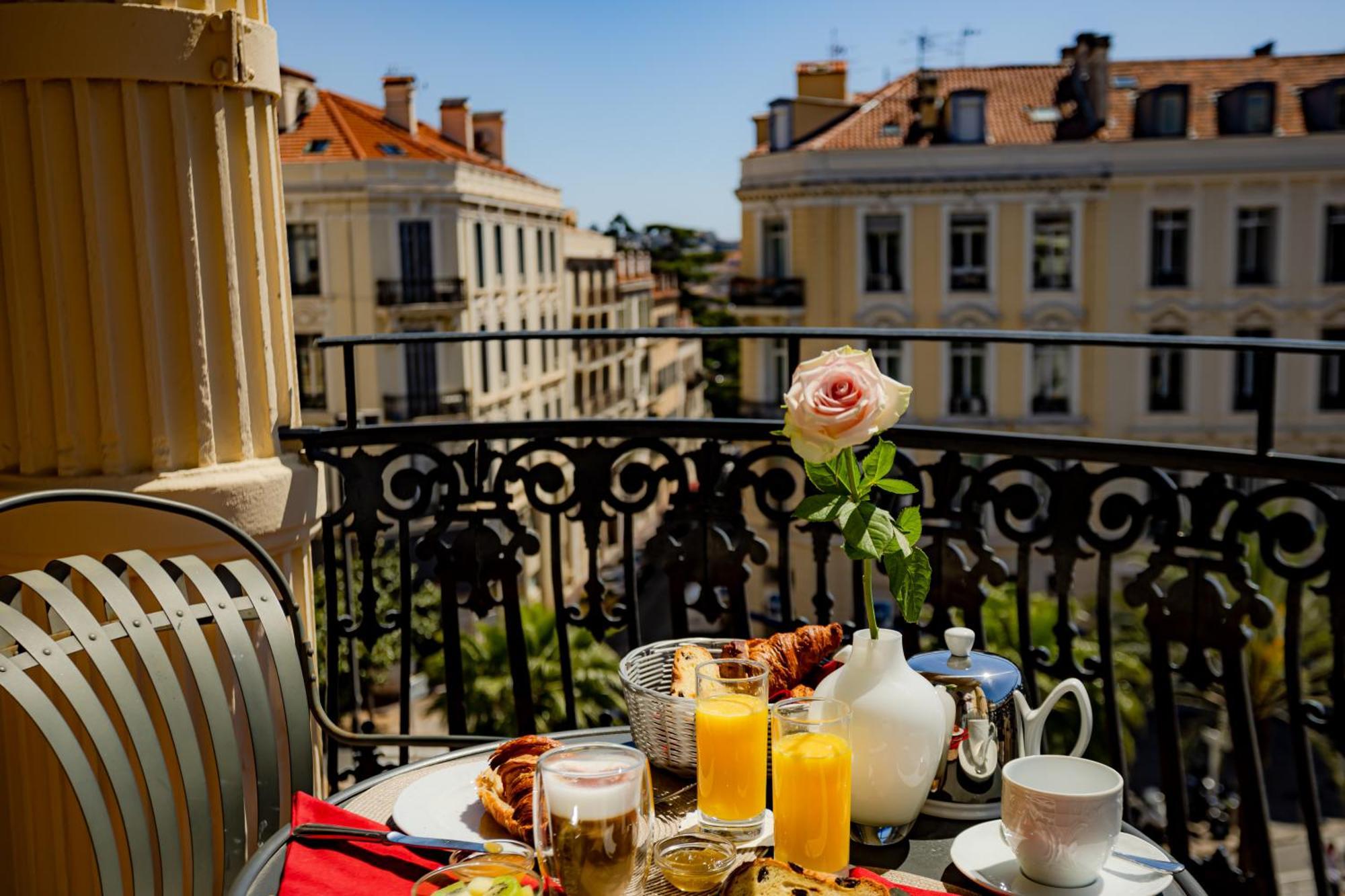 Rotunda Room Terrace Tasting