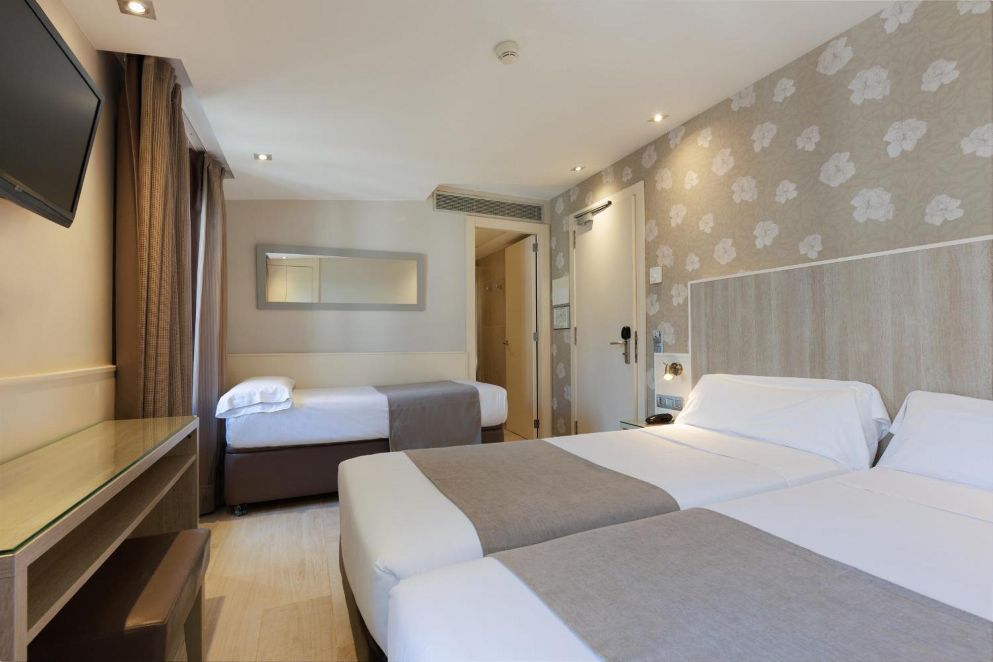 Chambre Double ou Lits Jumeaux avec Lit d'Appoint