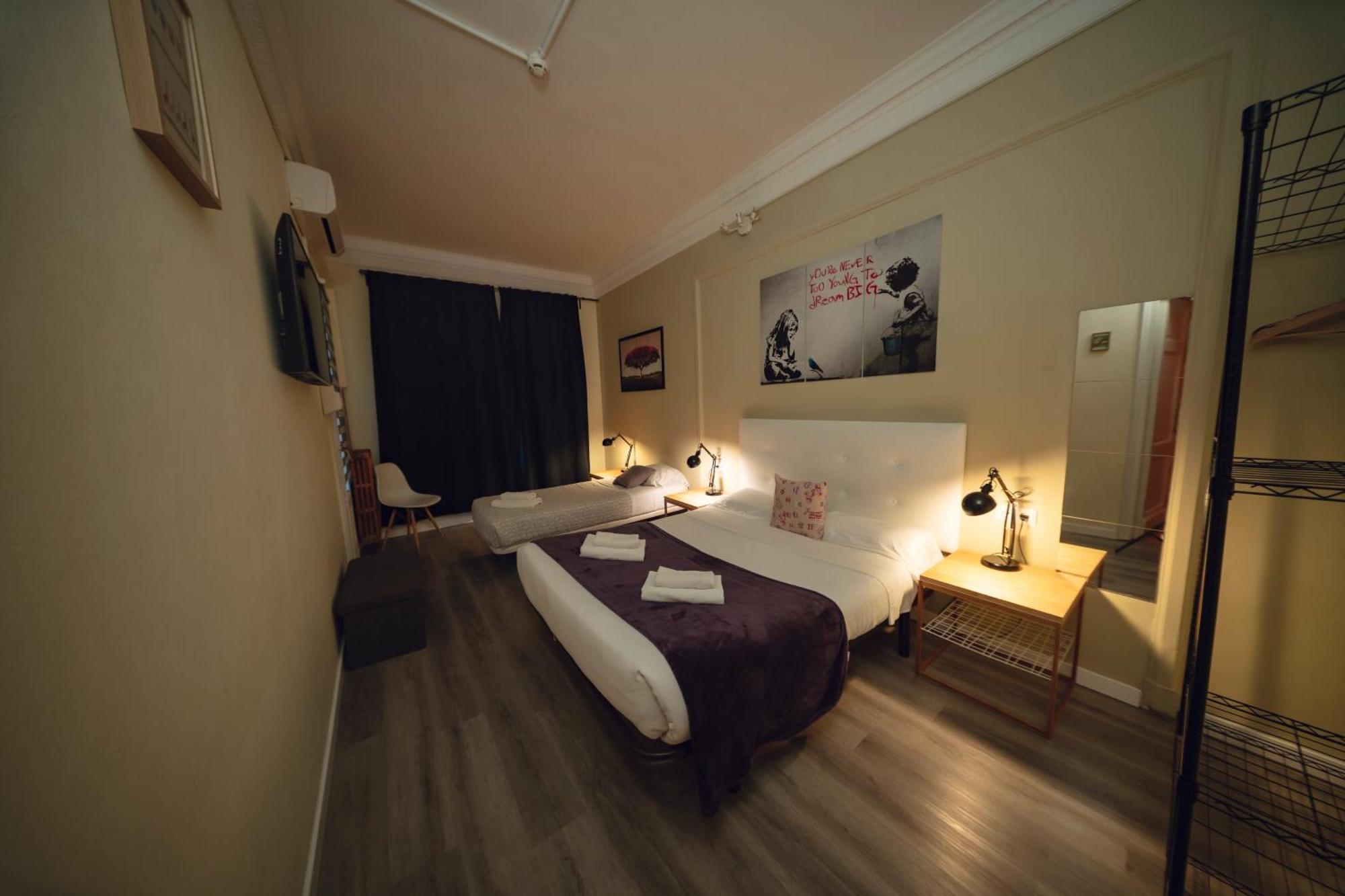 Chambre Triple avec Salle de Bains Privative