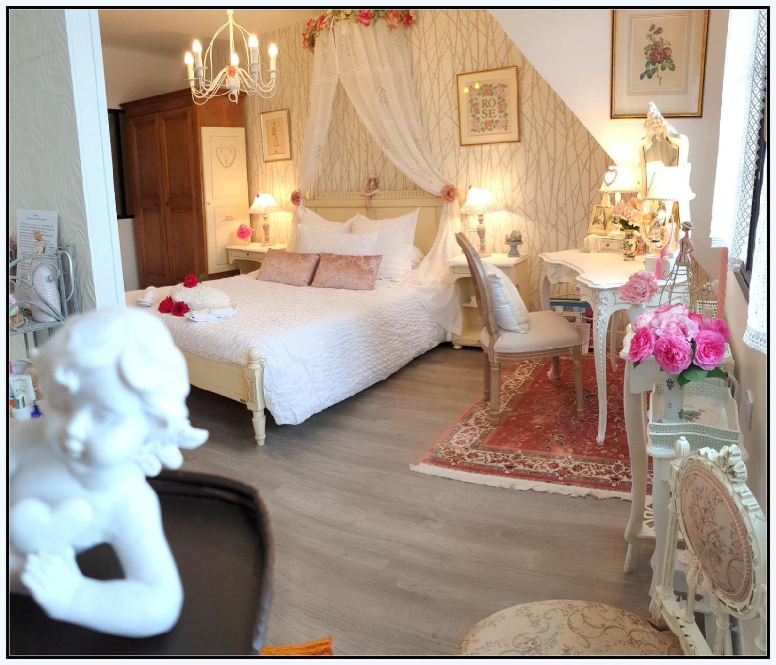 Double Room Private Bathroom