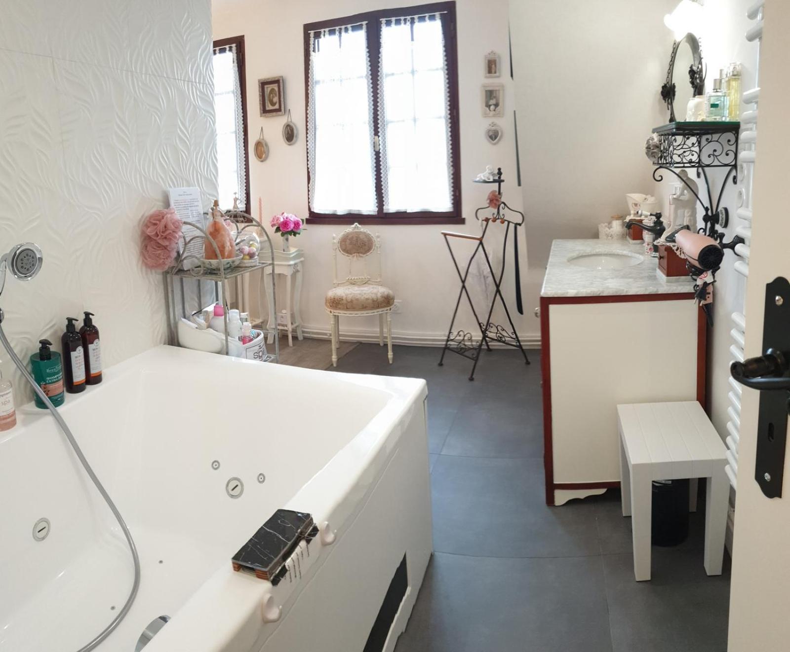 Double Room Private Bathroom